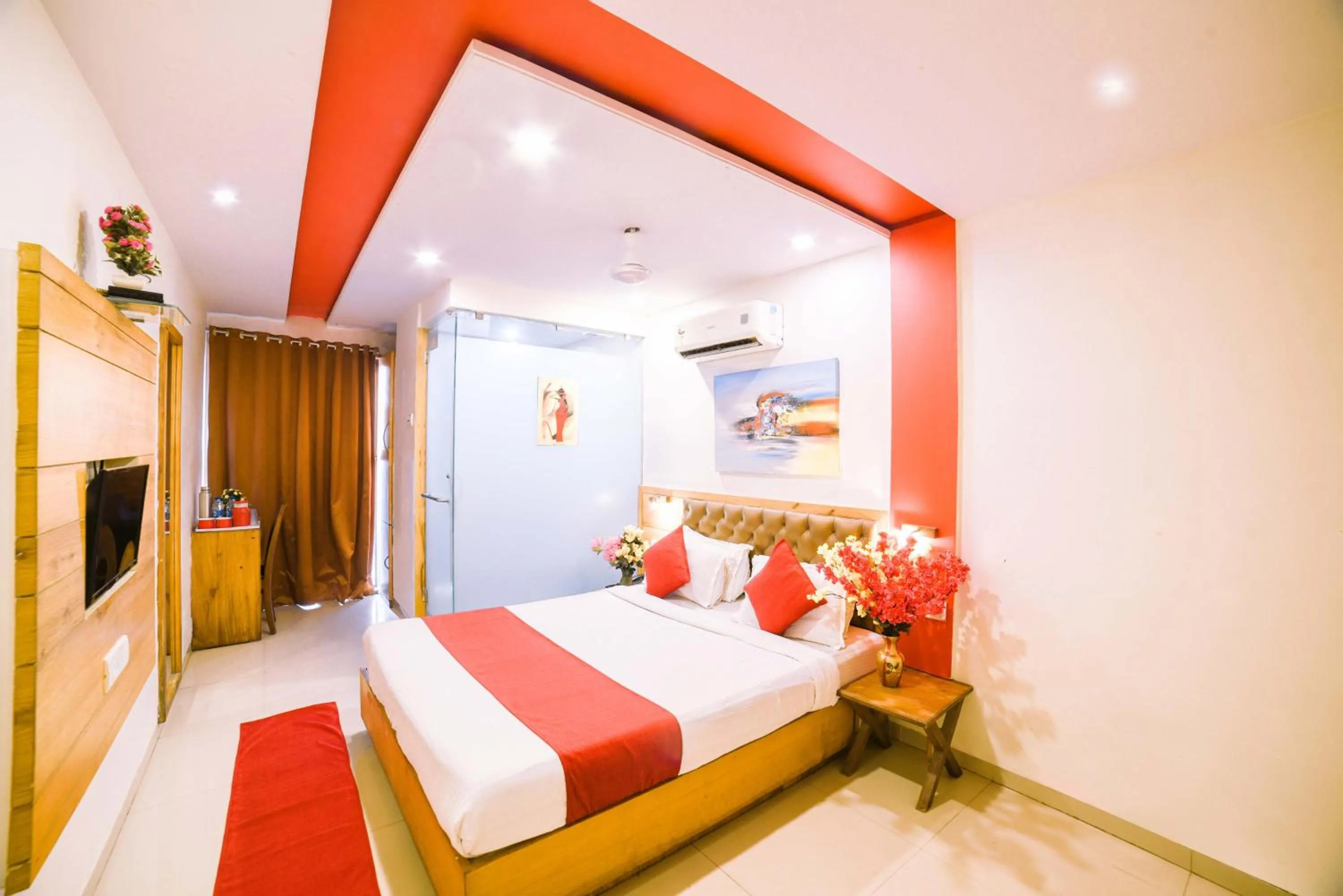Bed in Hotel Grandeur-Near Mumbai International Airport