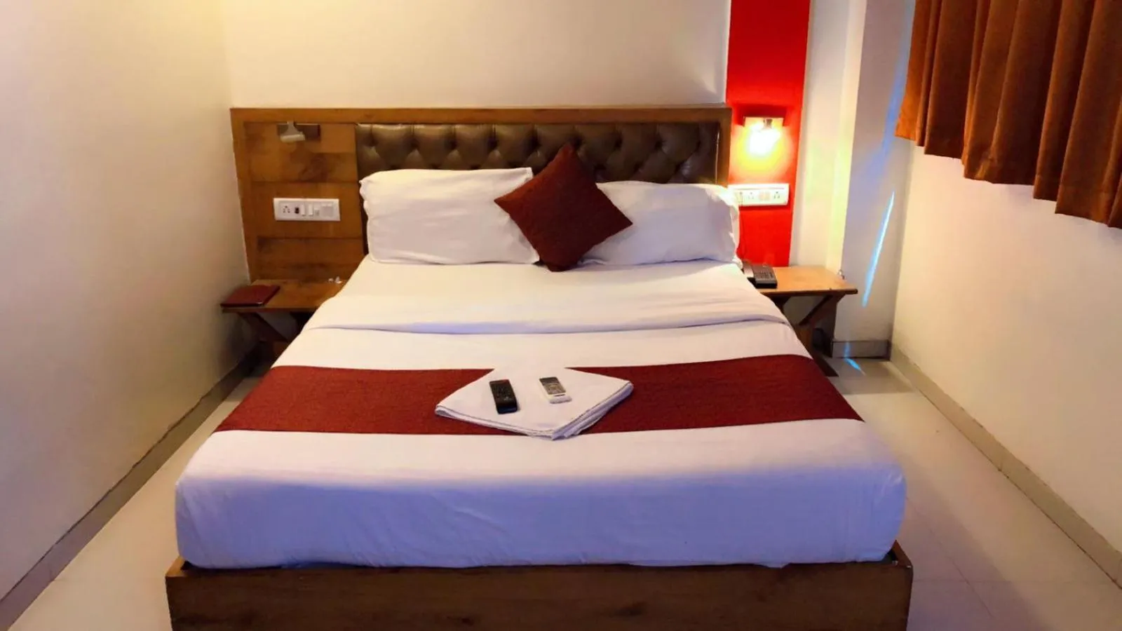 Bed in Hotel Grandeur-Near Mumbai International Airport