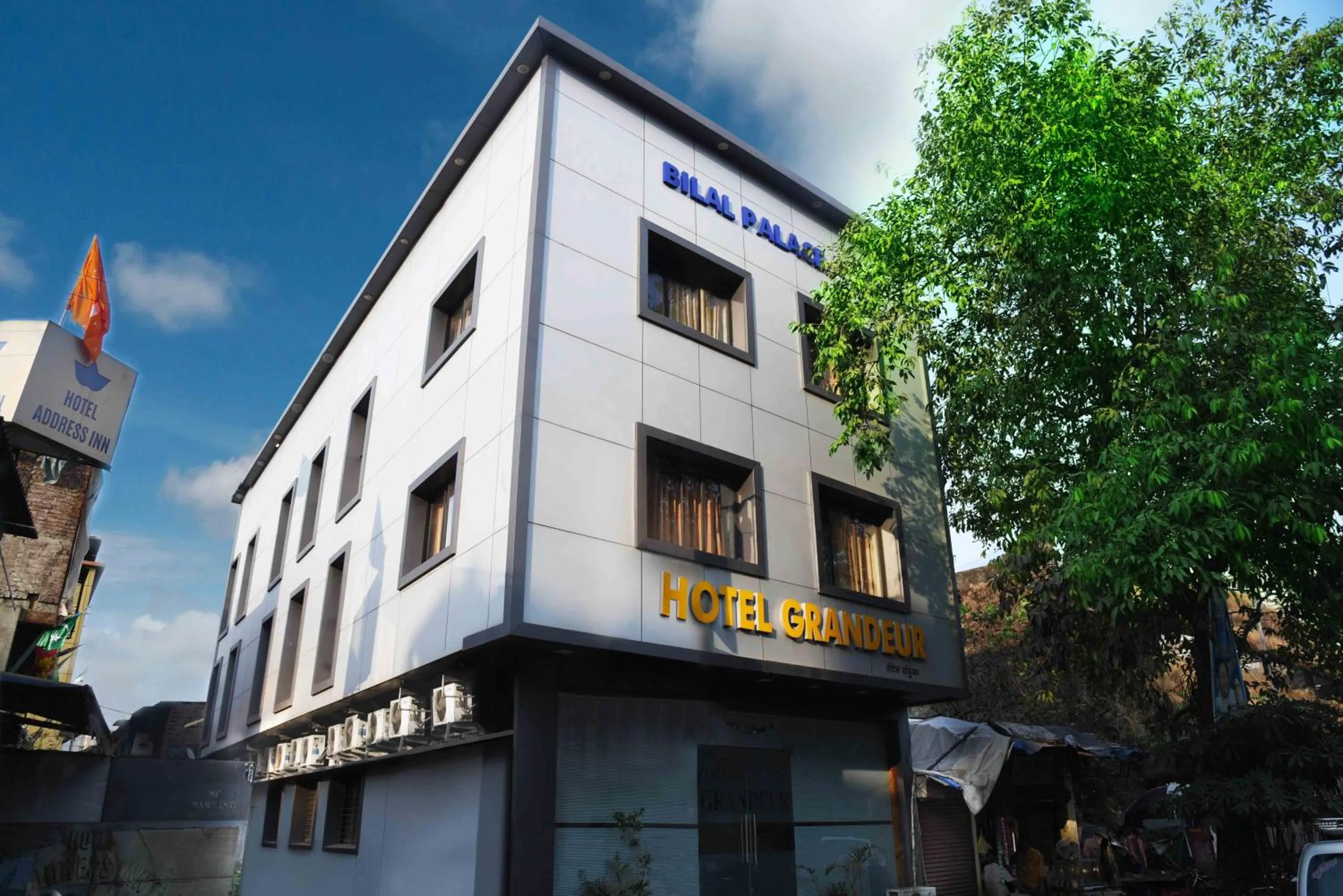Property building in Hotel Grandeur-Near Mumbai International Airport