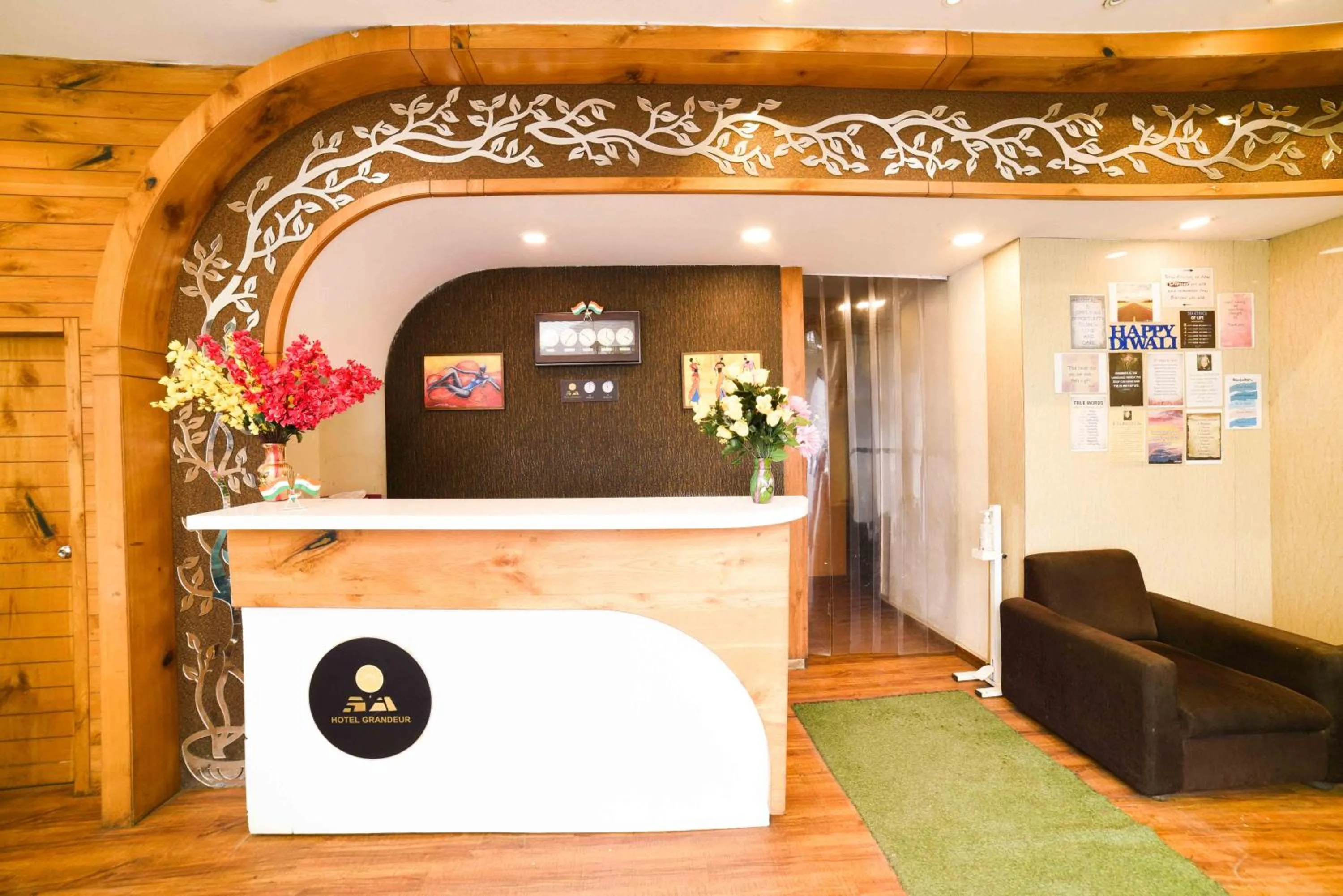 Lobby or reception in Hotel Grandeur-Near Mumbai International Airport