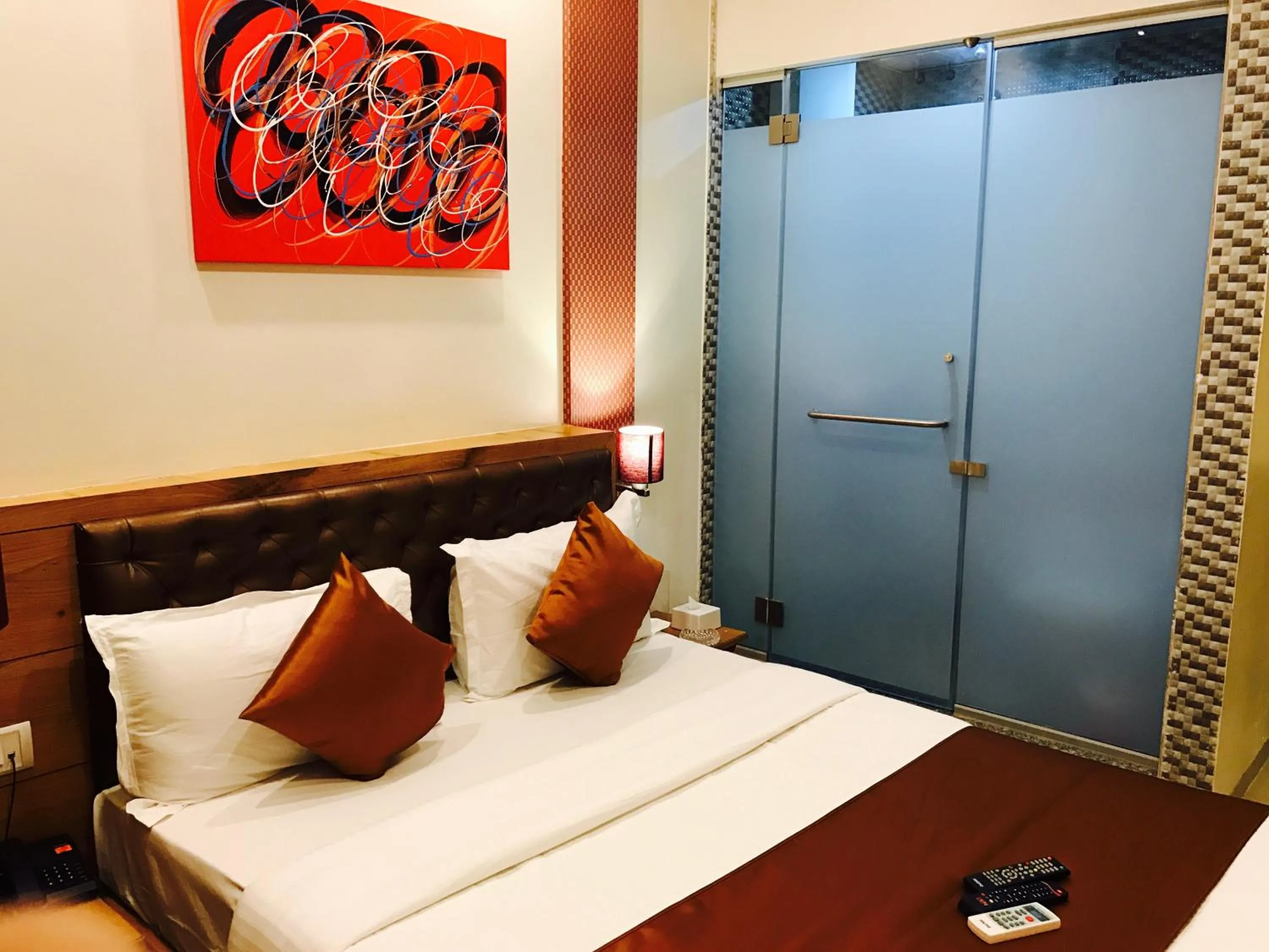 Bedroom, Bed in Hotel Grandeur-Near Mumbai International Airport