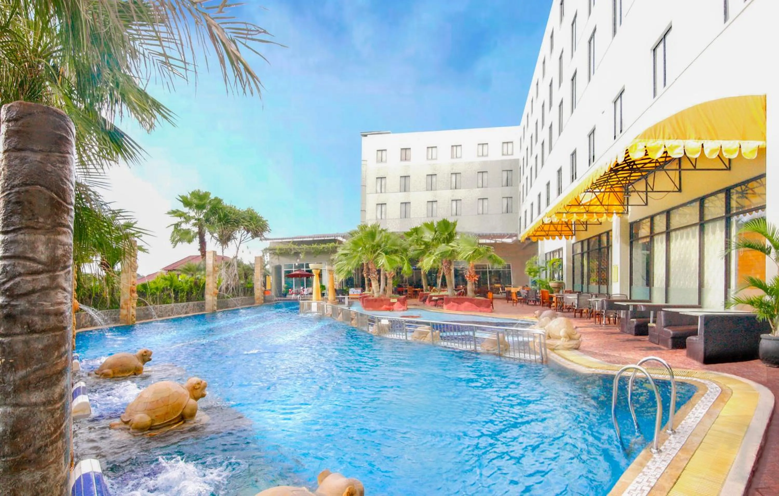 Swimming pool in Hermes Palace Hotel Banda Aceh