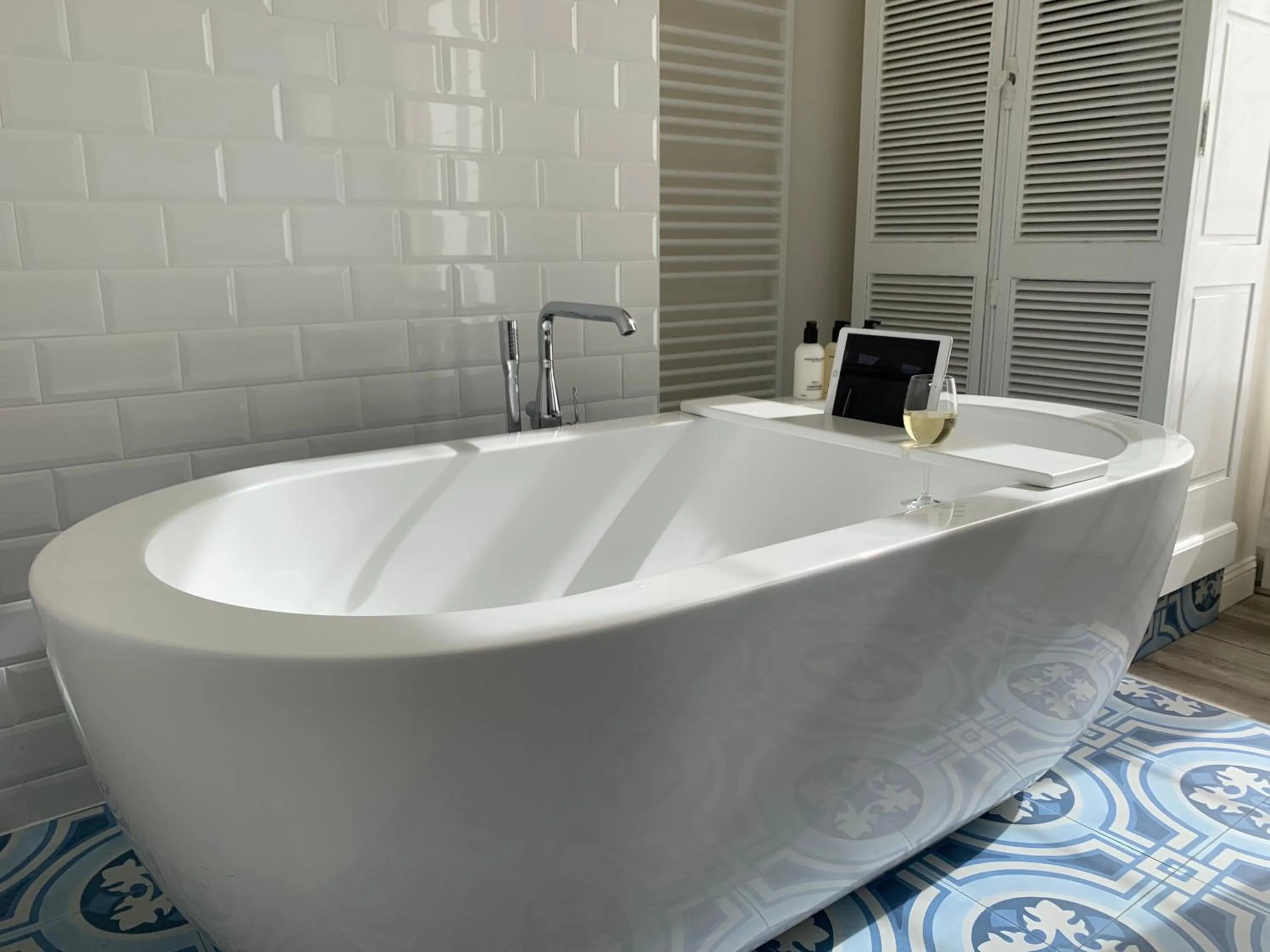 Bed in The Hamptons Boutique Hotel