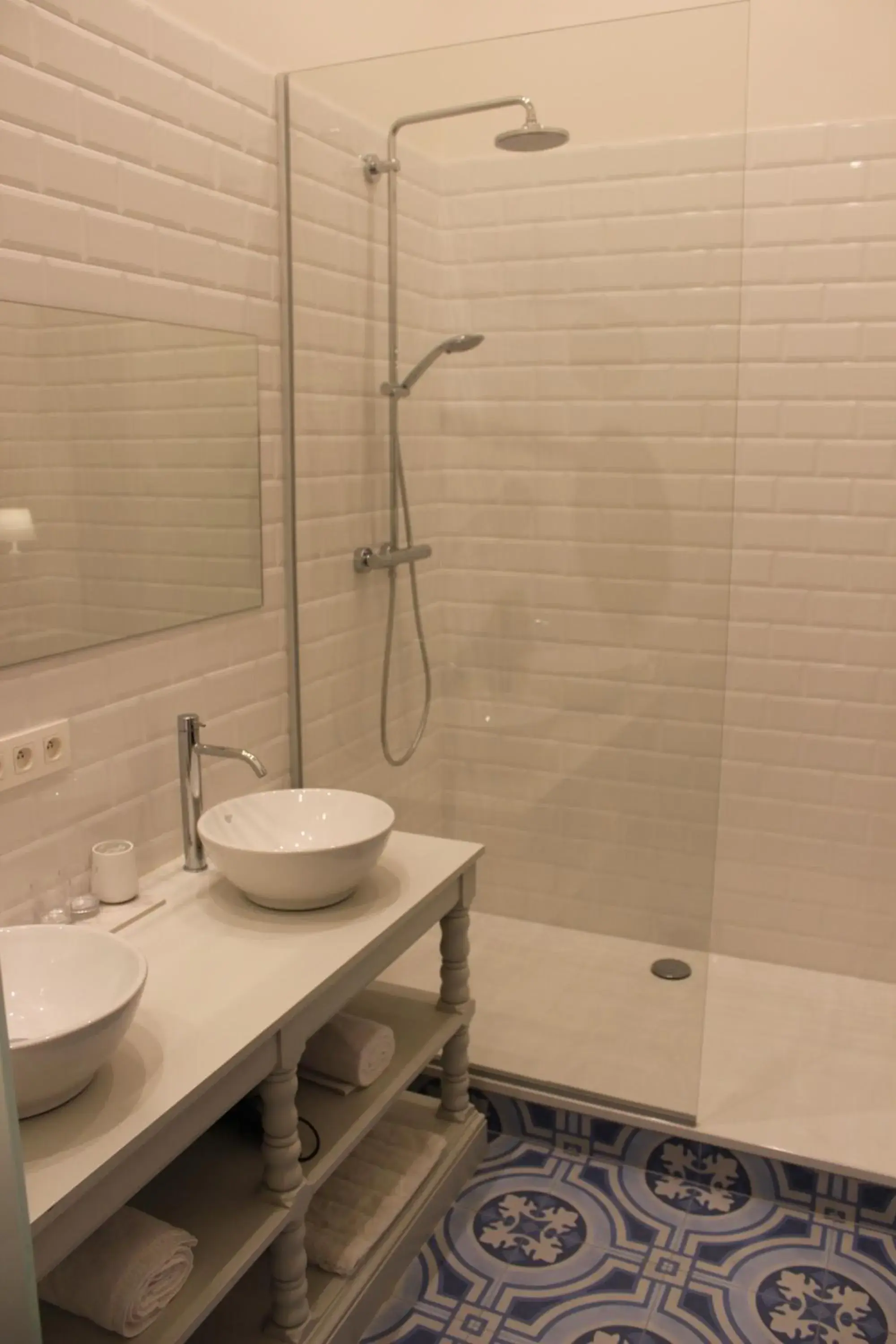 King Room with Garden View in The Hamptons Boutique Hotel King Room with Garden View in The Hamptons Boutique Hotel