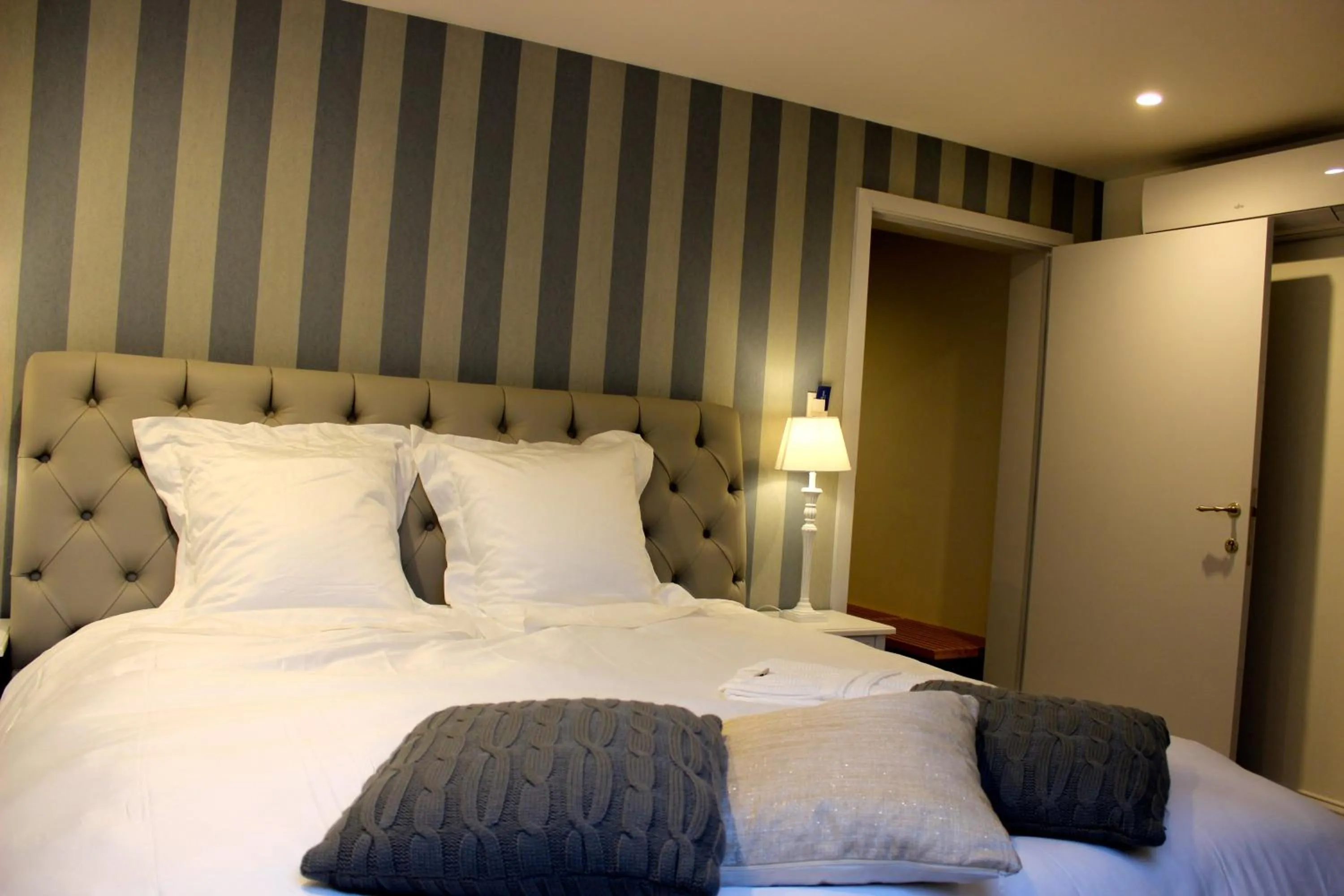 Photo of the whole room, Bed in The Hamptons Boutique Hotel