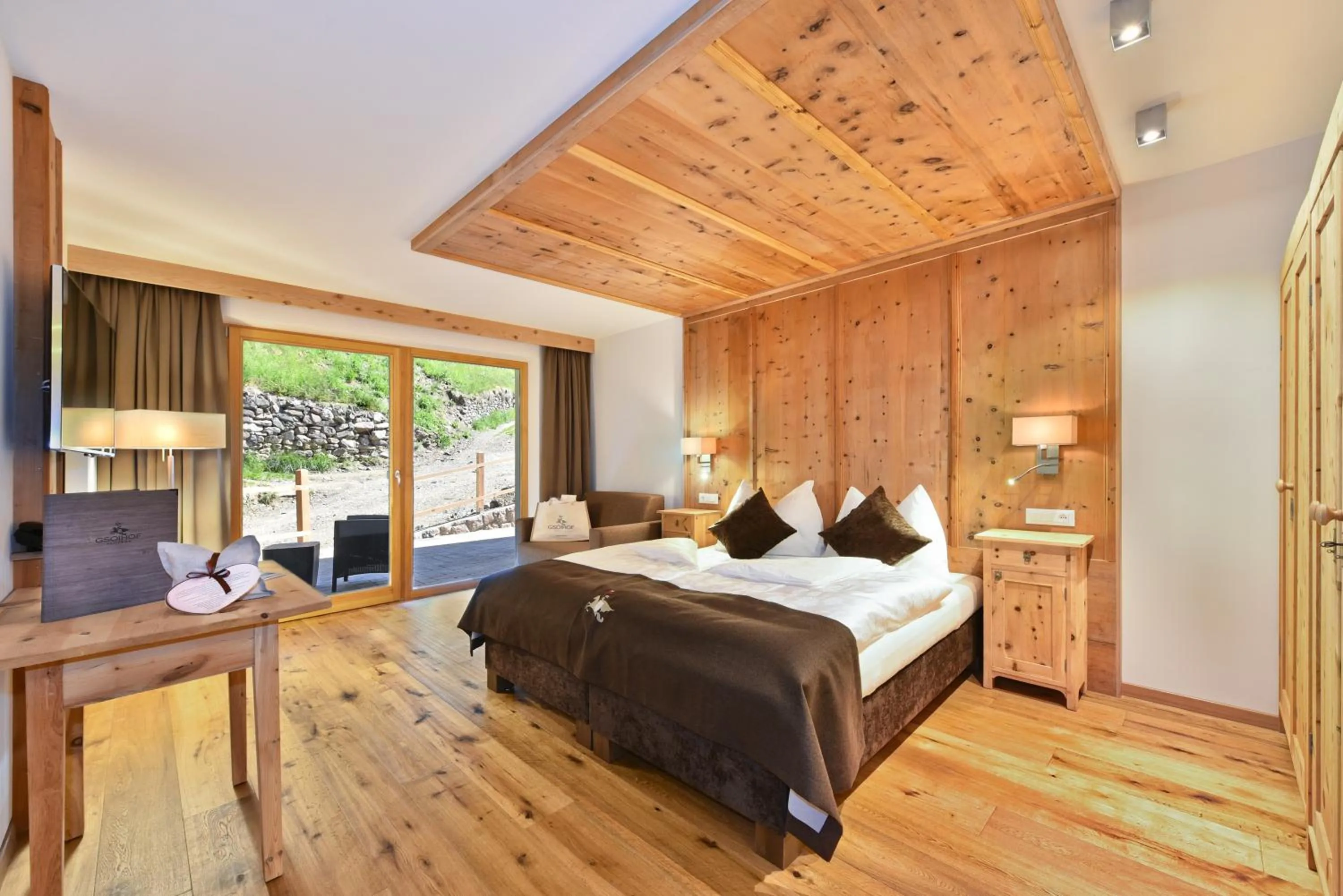 Seating area, Bed in Hotel Gsoihof