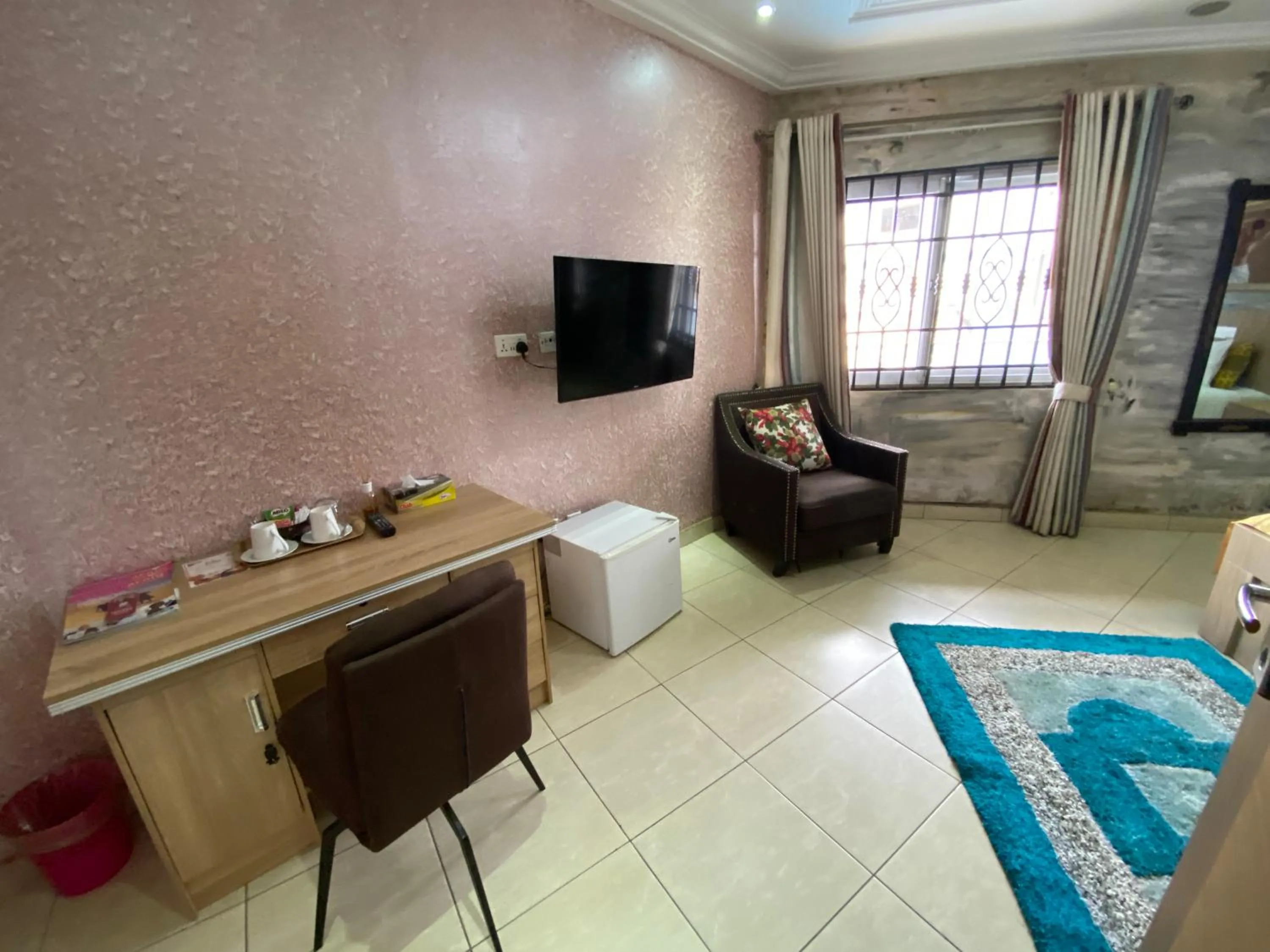 TV and multimedia in Bays Lodge, Accra