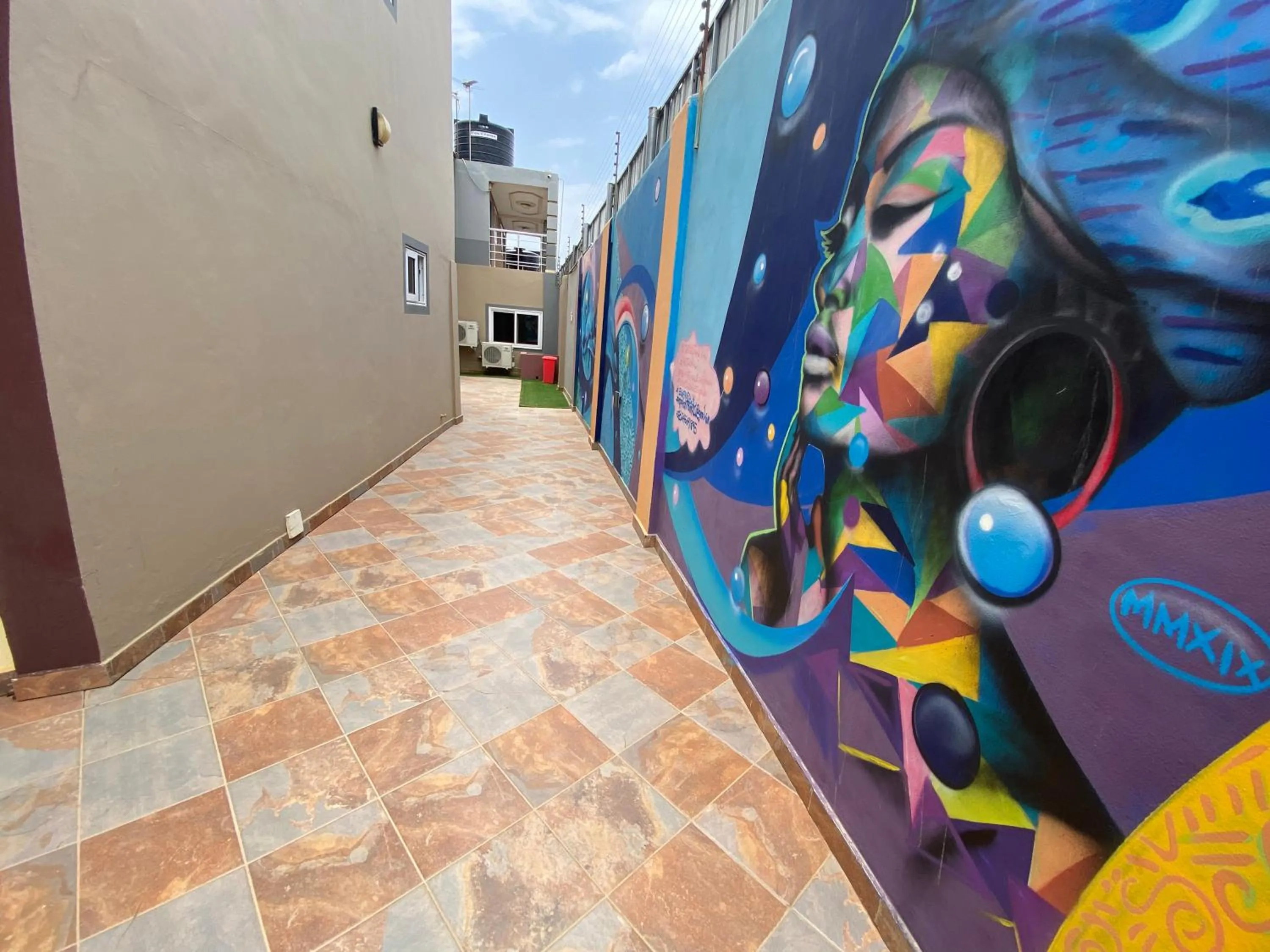 Quiet street view in Bays Lodge, Accra