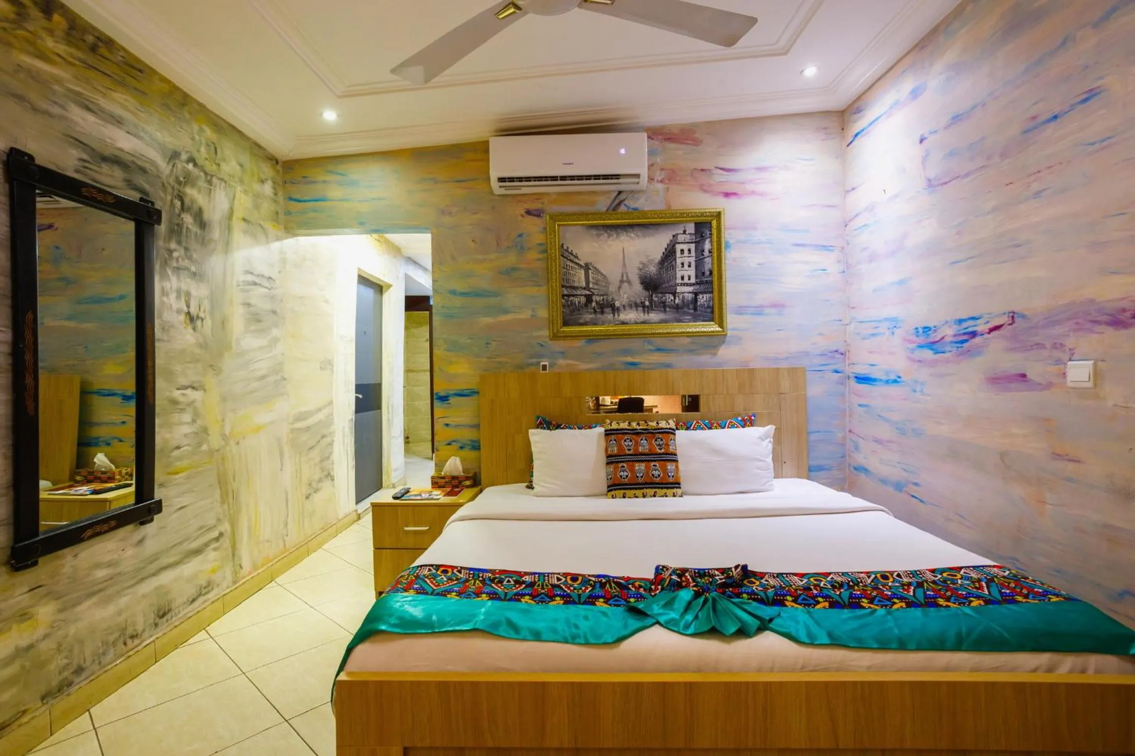 Bed in Bays Lodge, Accra