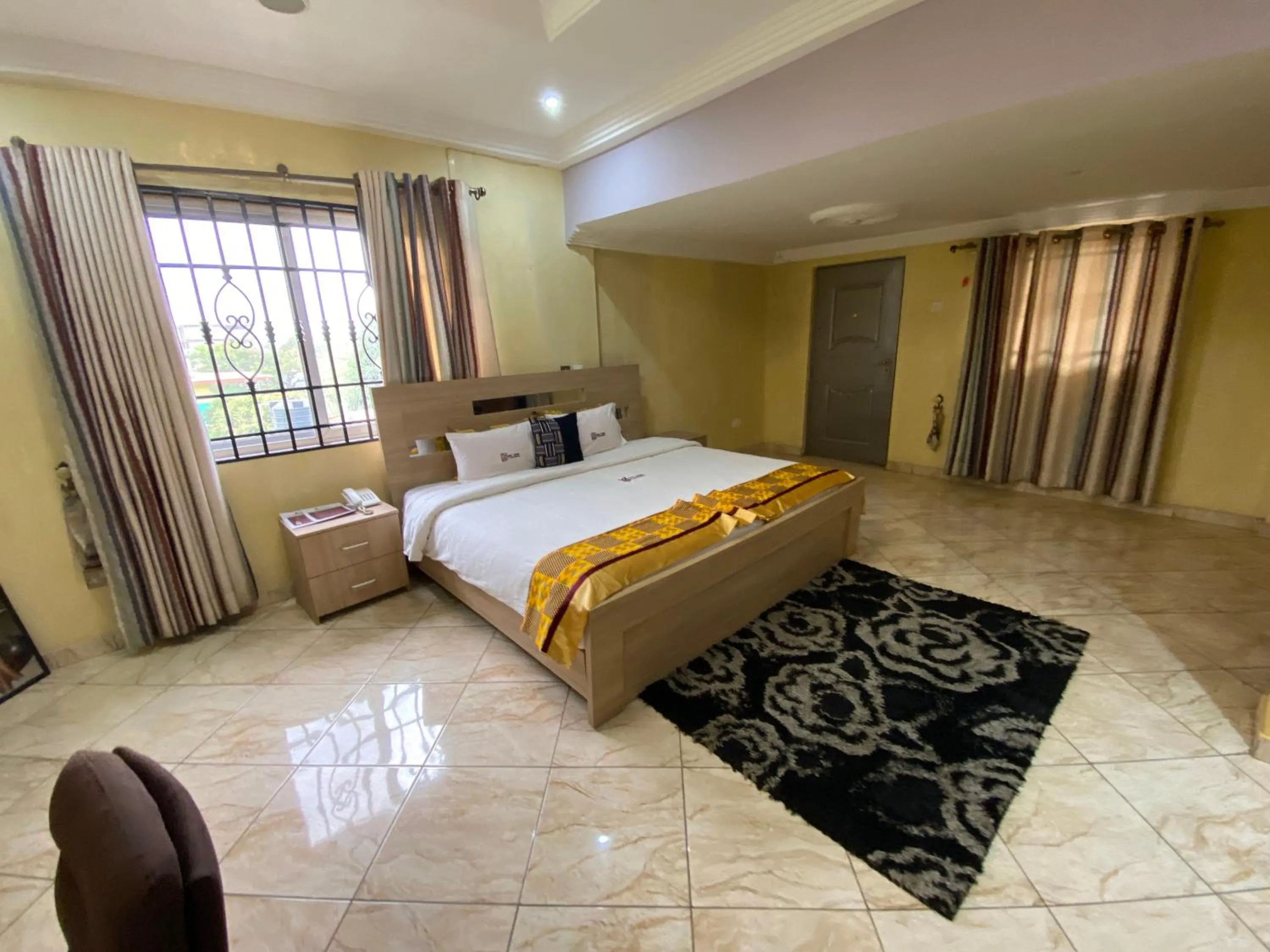 Photo of the whole room, Bed in Bays Lodge, Accra