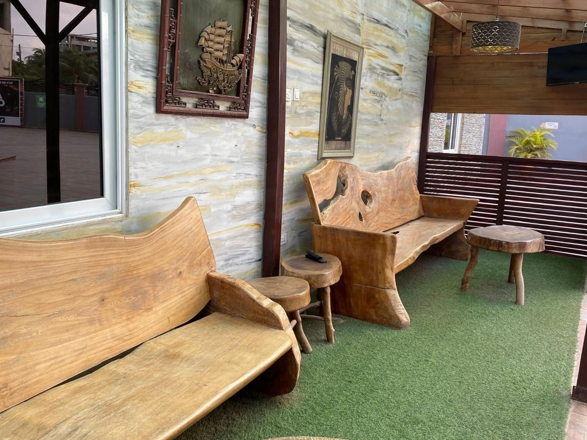 TV and multimedia in Bays Lodge, Accra