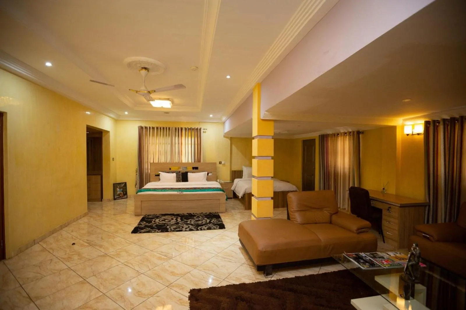 Bed in Bays Lodge, Accra