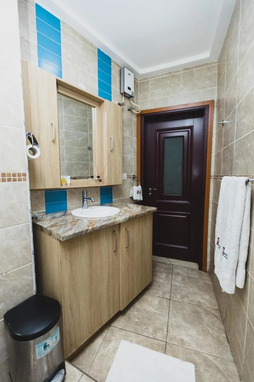 Shower in Bays Lodge, Accra