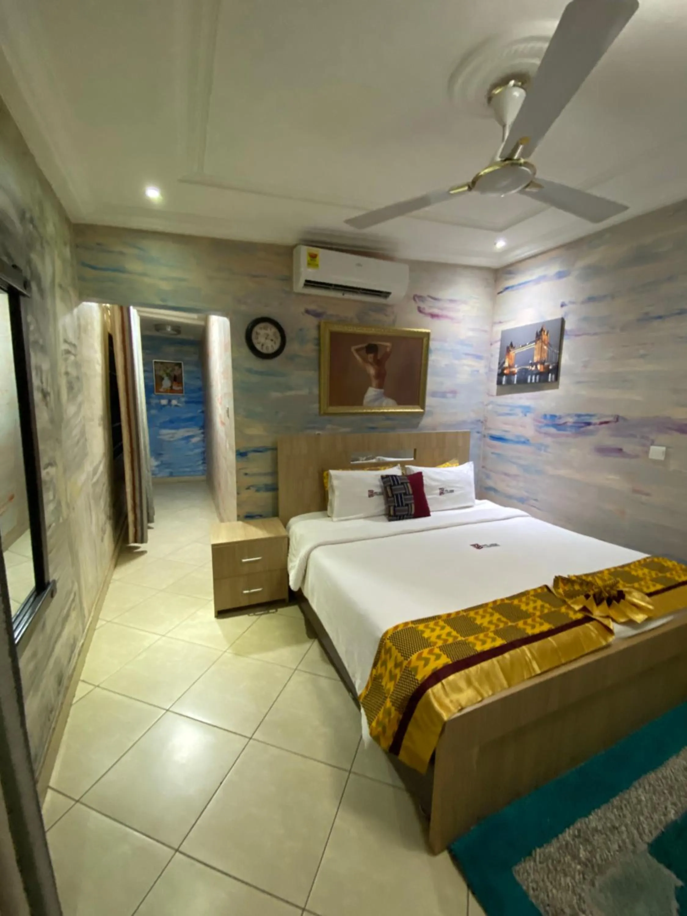 Bed in Bays Lodge, Accra