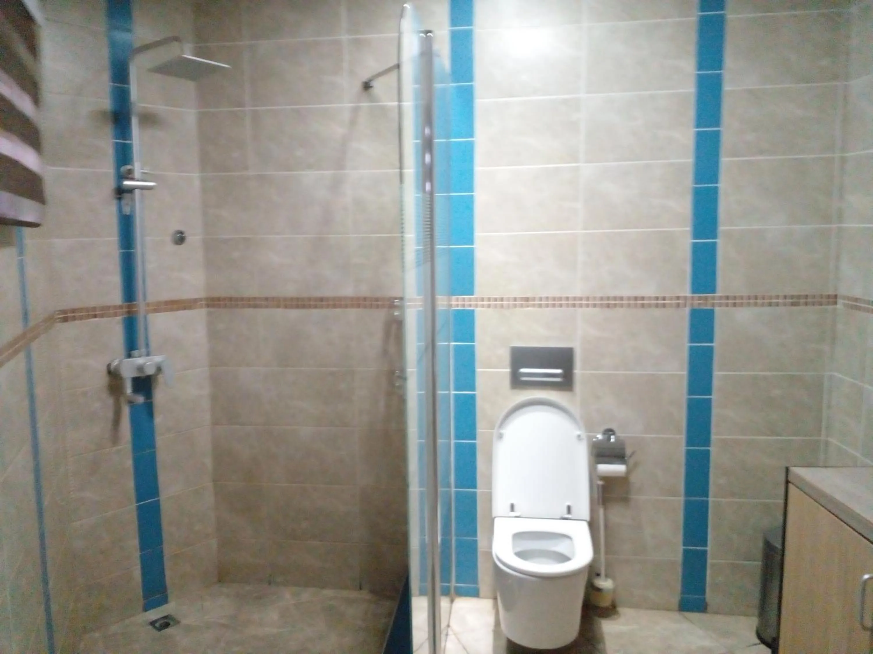 Bathroom in Bays Lodge, Accra