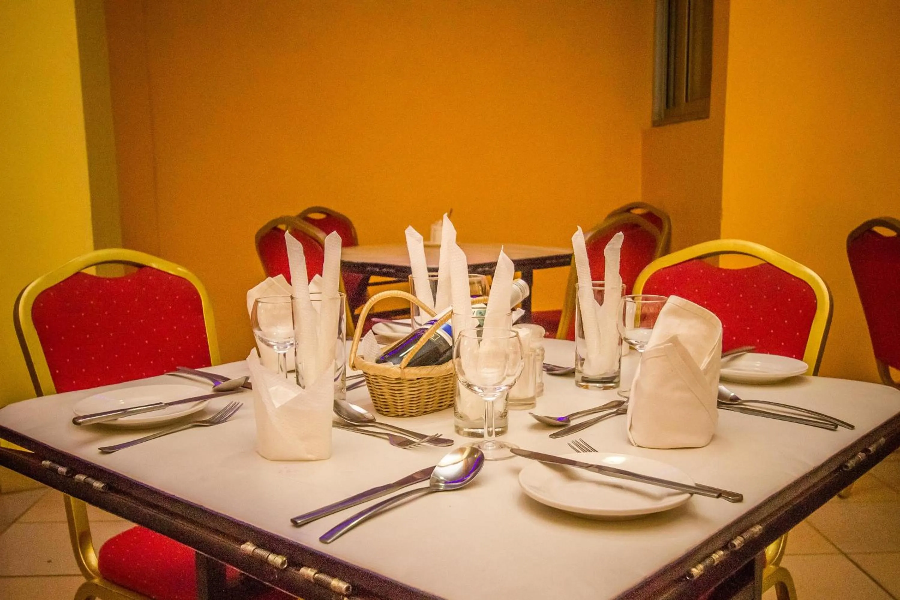 Restaurant/places to eat in Eland Safari Hotel Nyeri