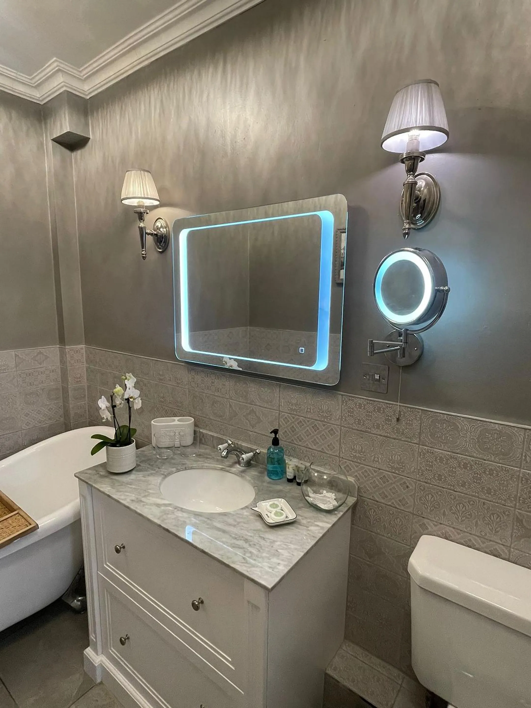 Bathroom in Heritage View Guest House