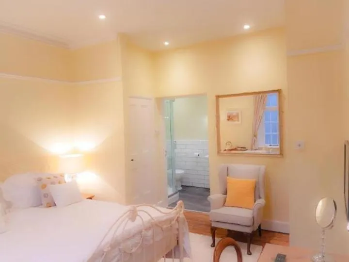 Bedroom, Bed in Heritage View Guest House