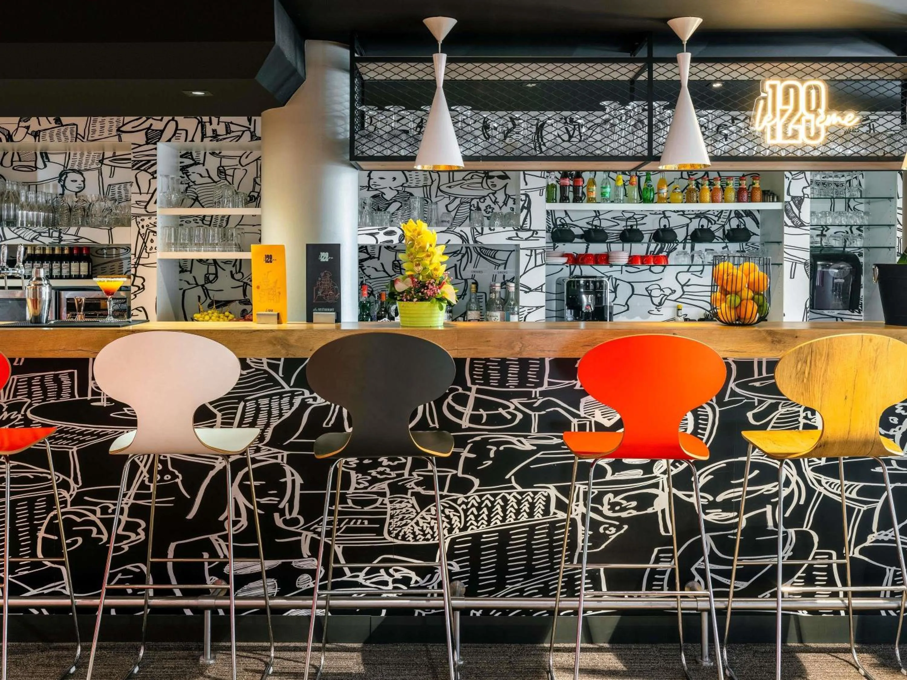 Lounge or bar in ibis Le Havre Centre