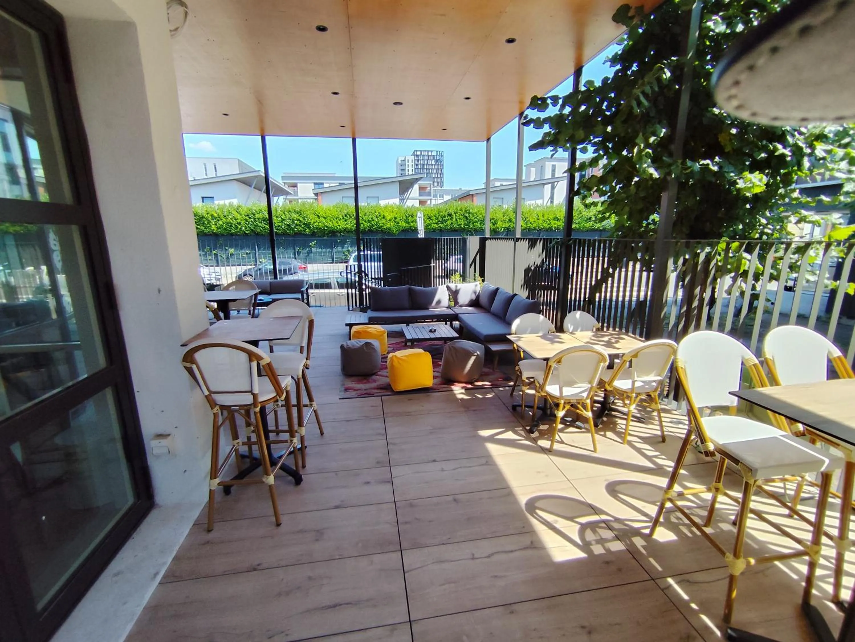 Patio in ibis Le Havre Centre