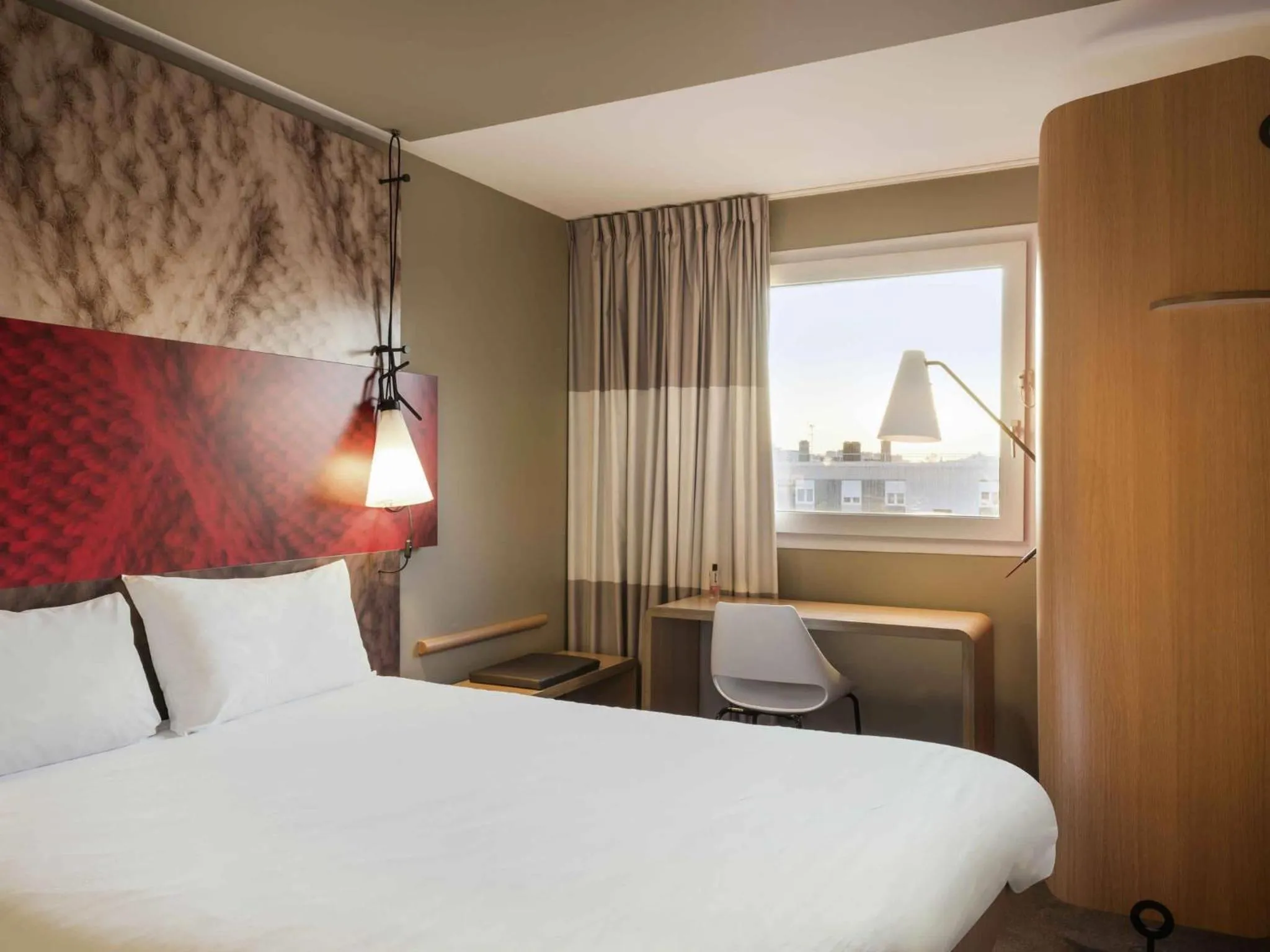 Bedroom, Bed in ibis Le Havre Centre