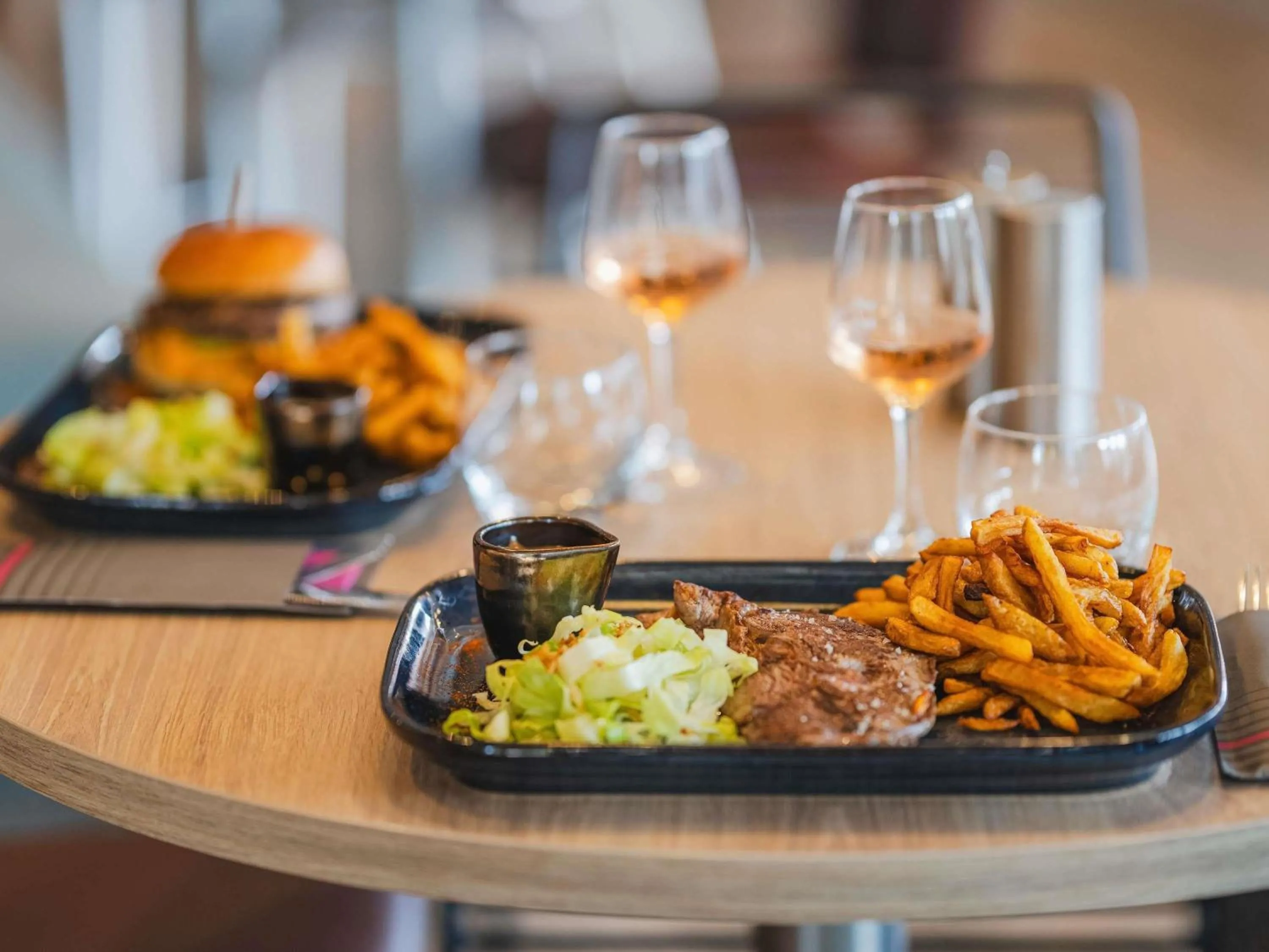 Restaurant/places to eat in ibis Le Havre Centre