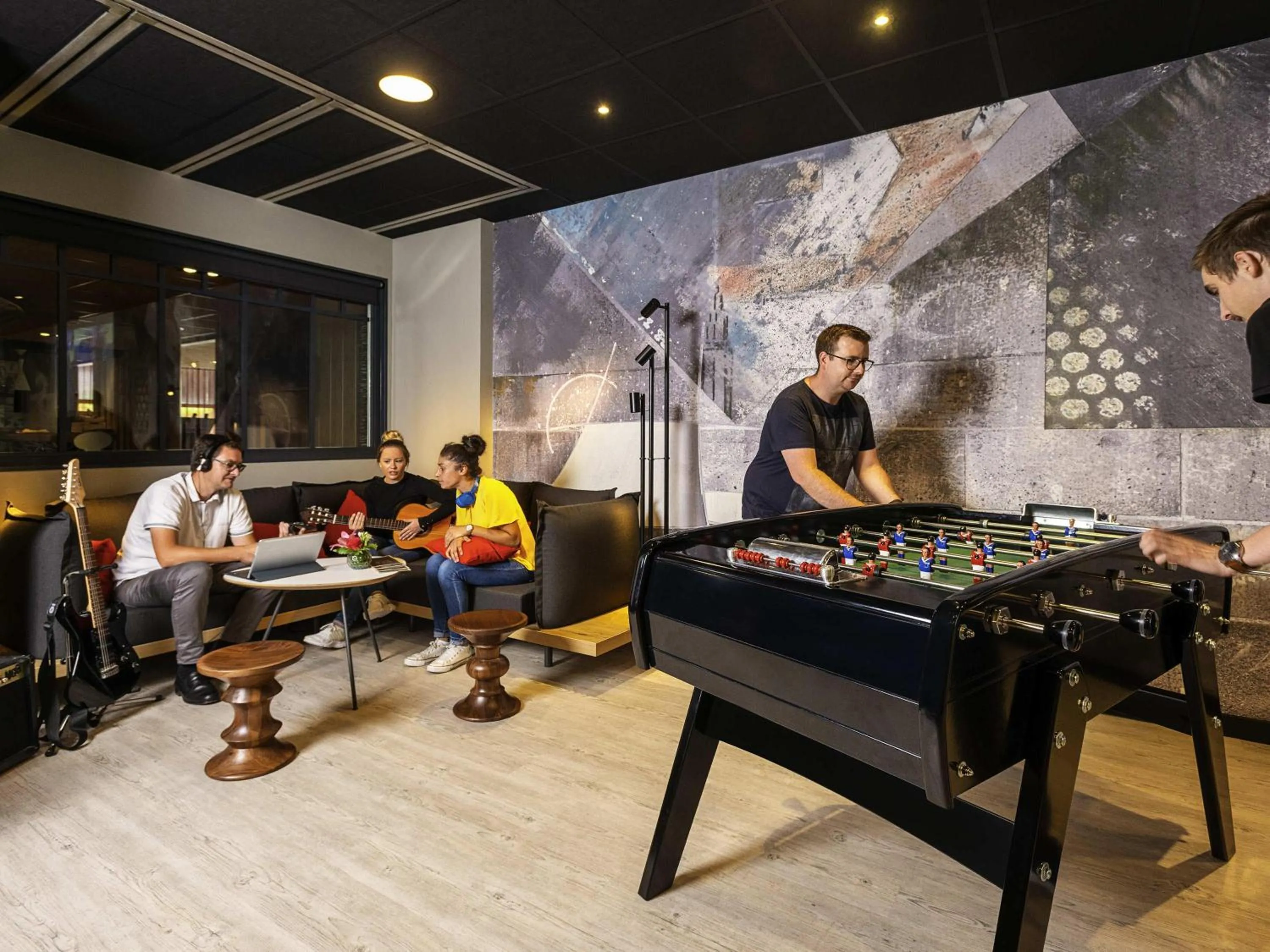 Lounge or bar in ibis Le Havre Centre