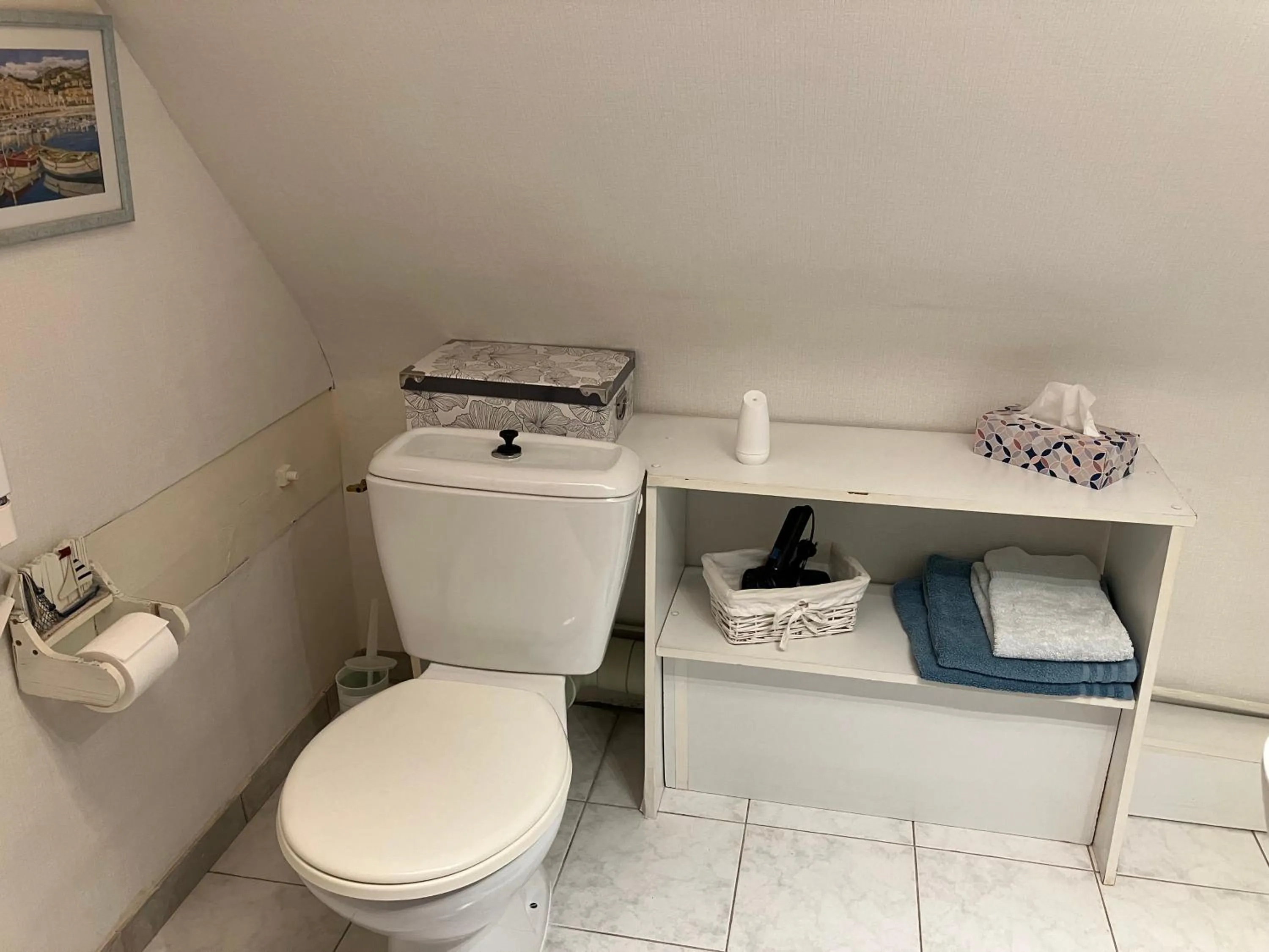 Bathroom in La Noisetiere