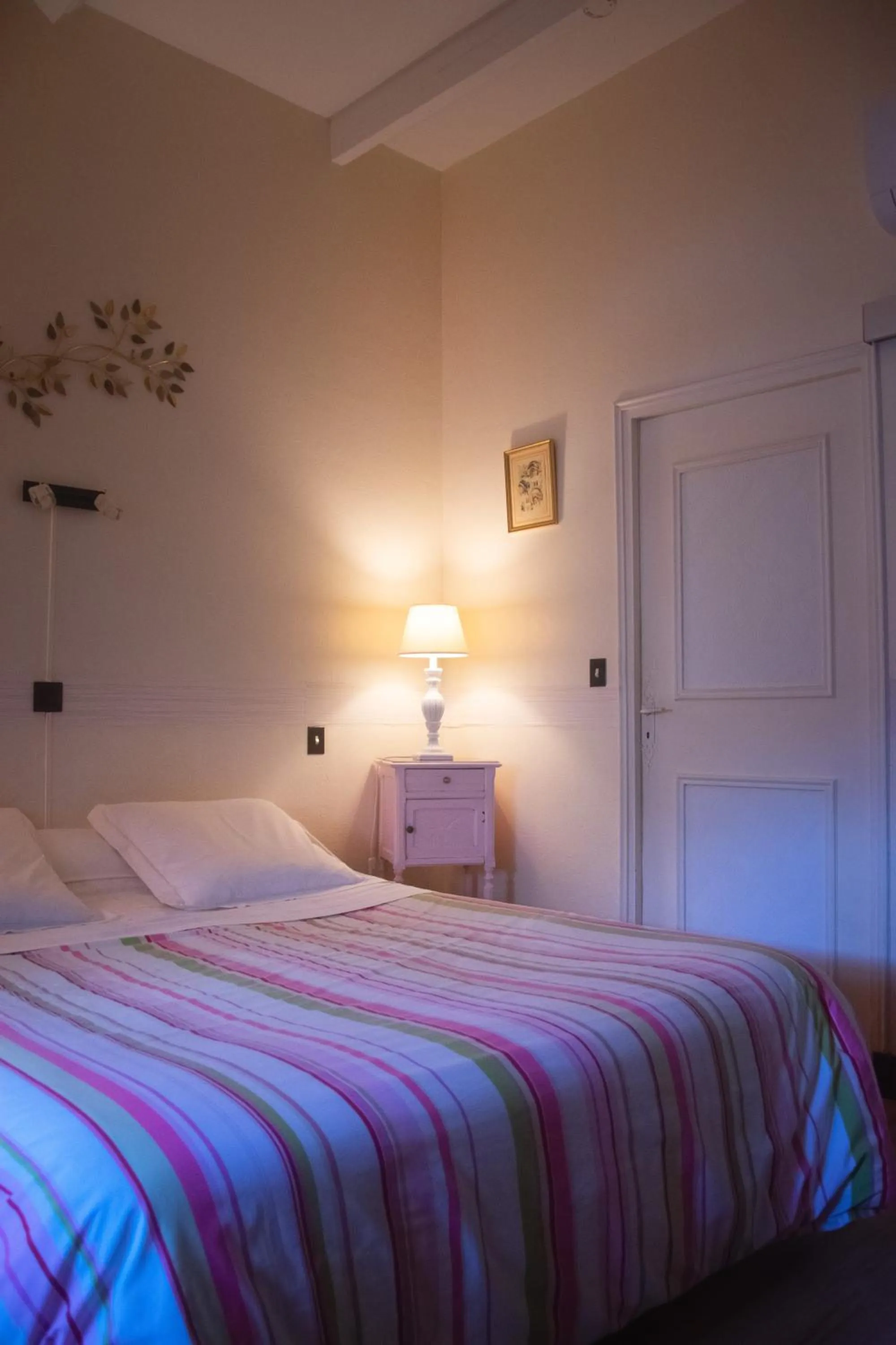 Bedroom, Bed in La Noisetiere