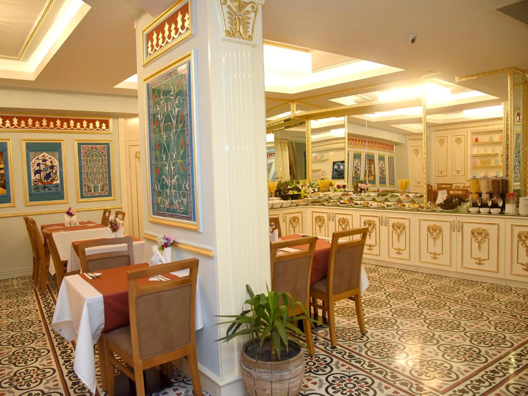 Buffet breakfast in İstasyon Hotel
