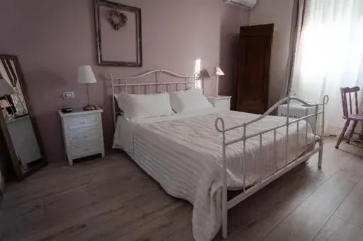 Double Room with Private Bathroom in AGRIB&B Il Pomo d'oro Double Room with Private Bathroom in AGRIB&B Il Pomo d'oro