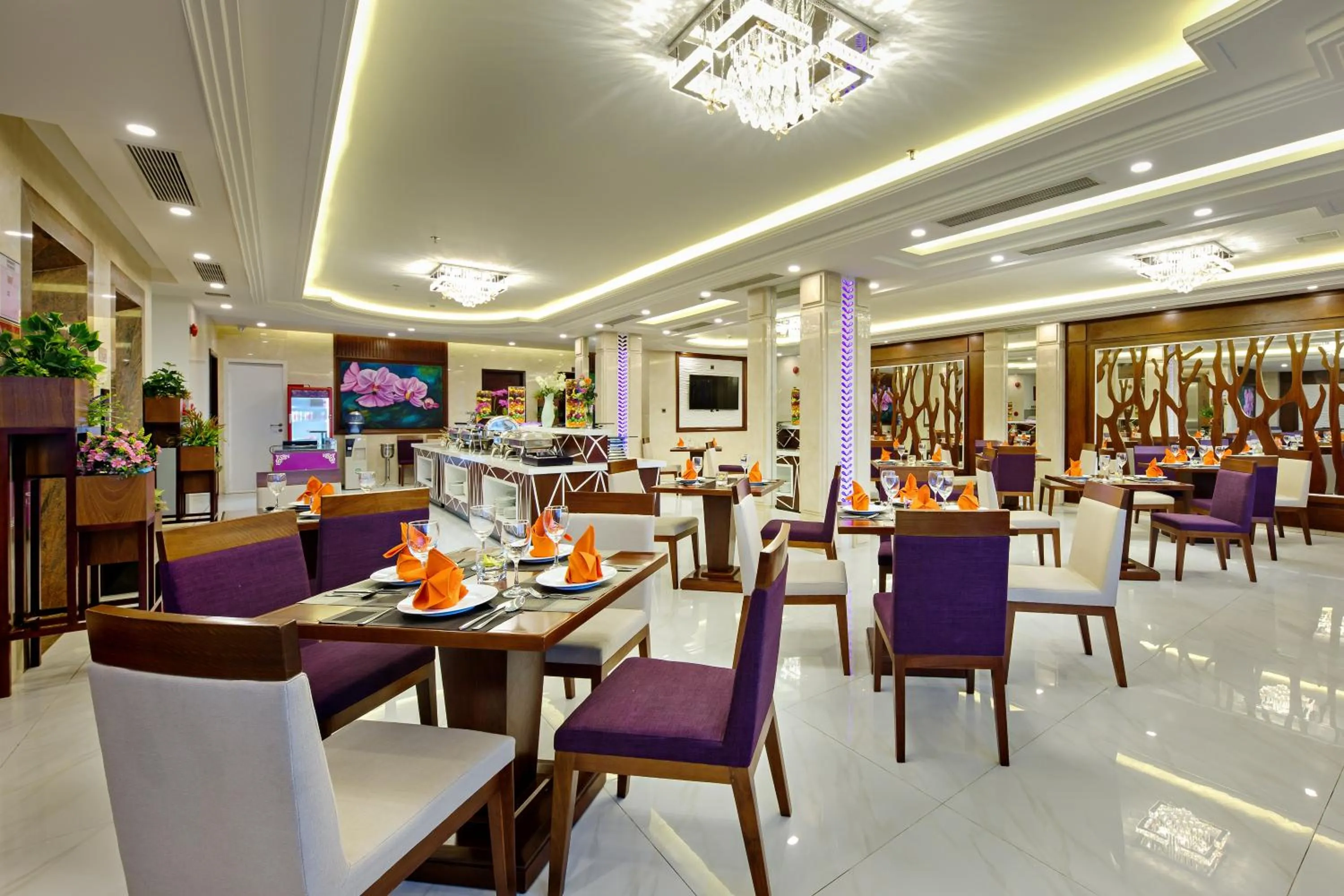 Restaurant/places to eat in Alani Sea View Hotel