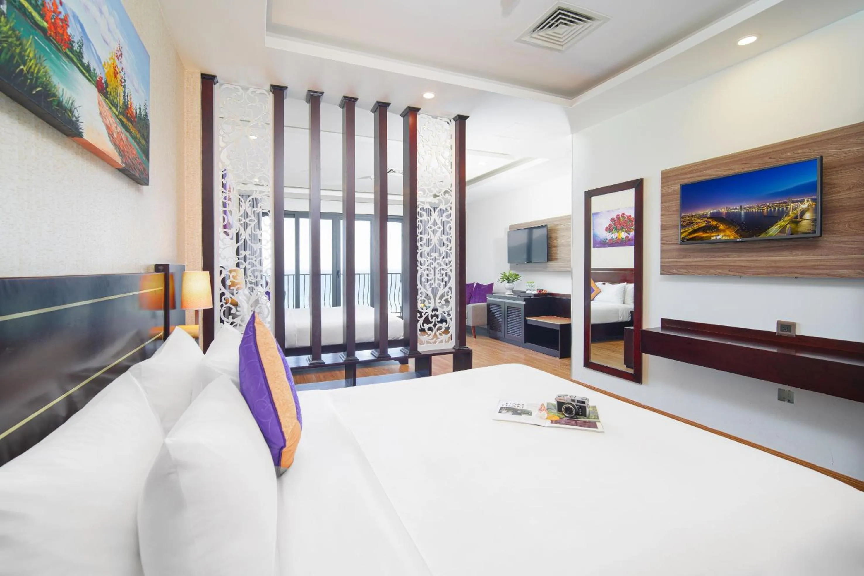 Communal lounge/ TV room, Bed in Alani Sea View Hotel