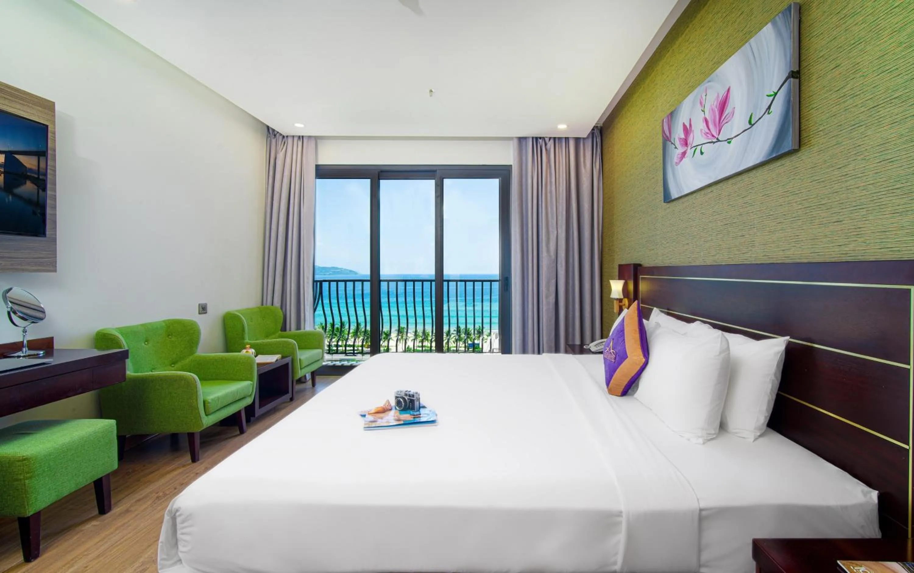 Bed in Alani Sea View Hotel