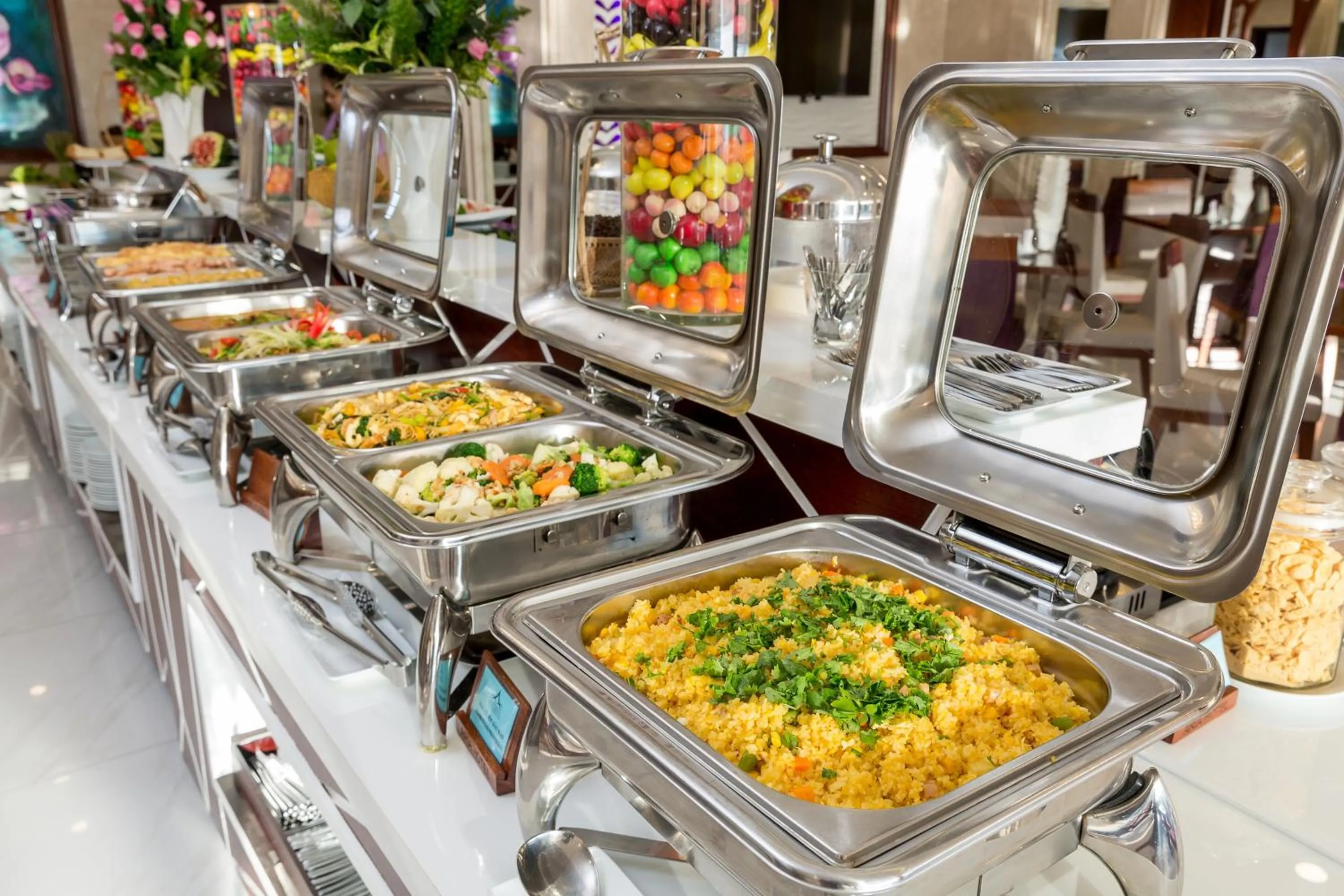 Food and drinks in Alani Sea View Hotel