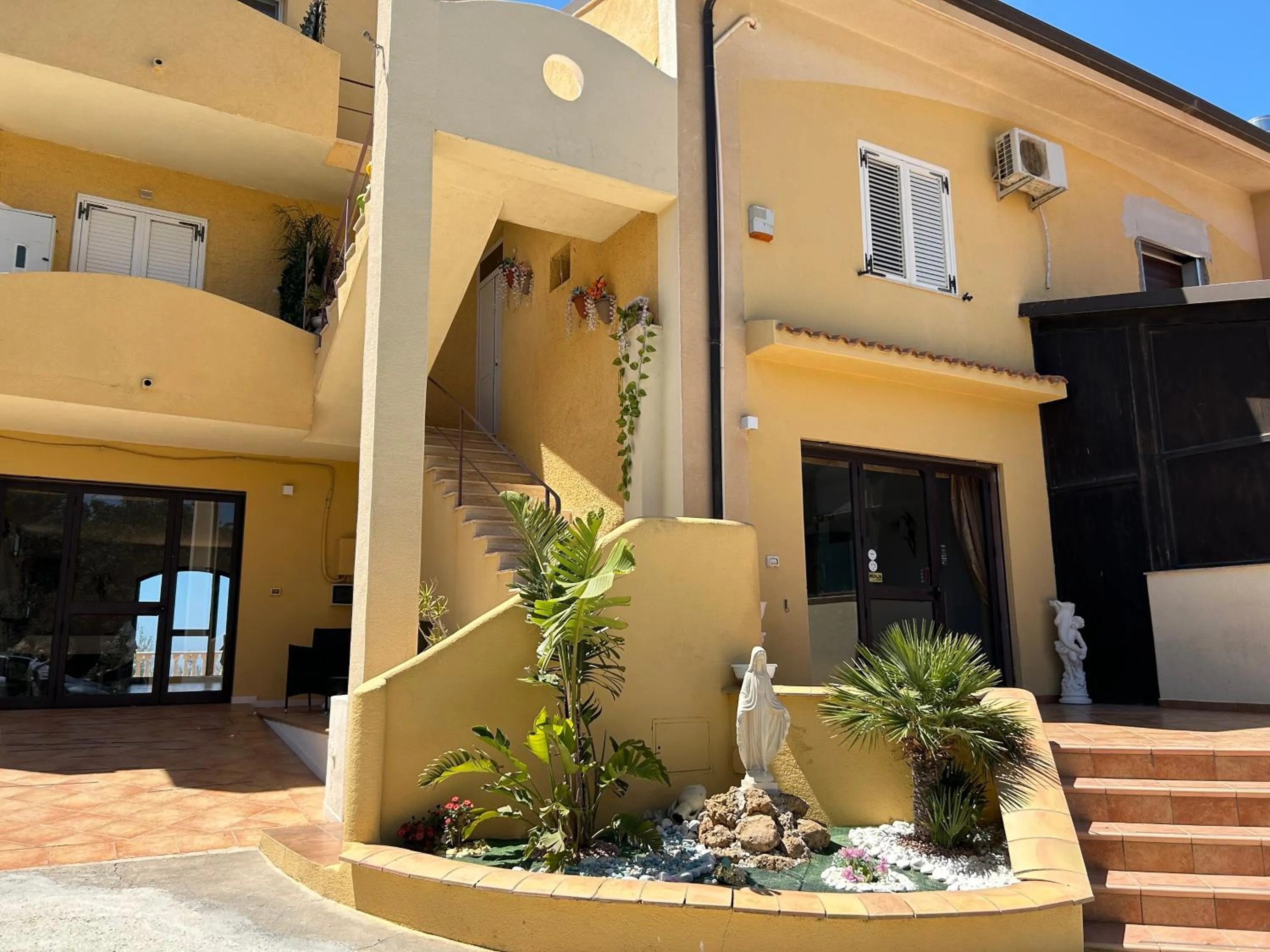 Property building in La Collina sul Mare