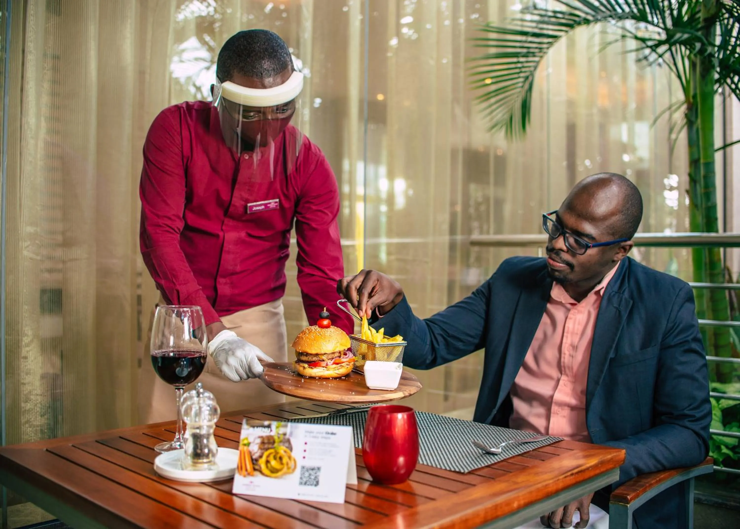 Coffee/tea facilities in Crowne Plaza Nairobi Airport by IHG