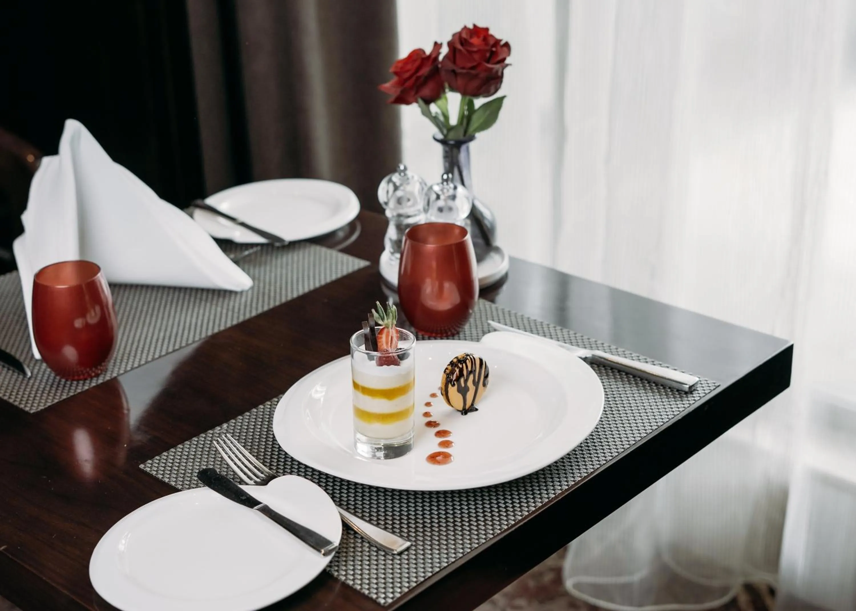 Restaurant/places to eat in Crowne Plaza Nairobi Airport by IHG