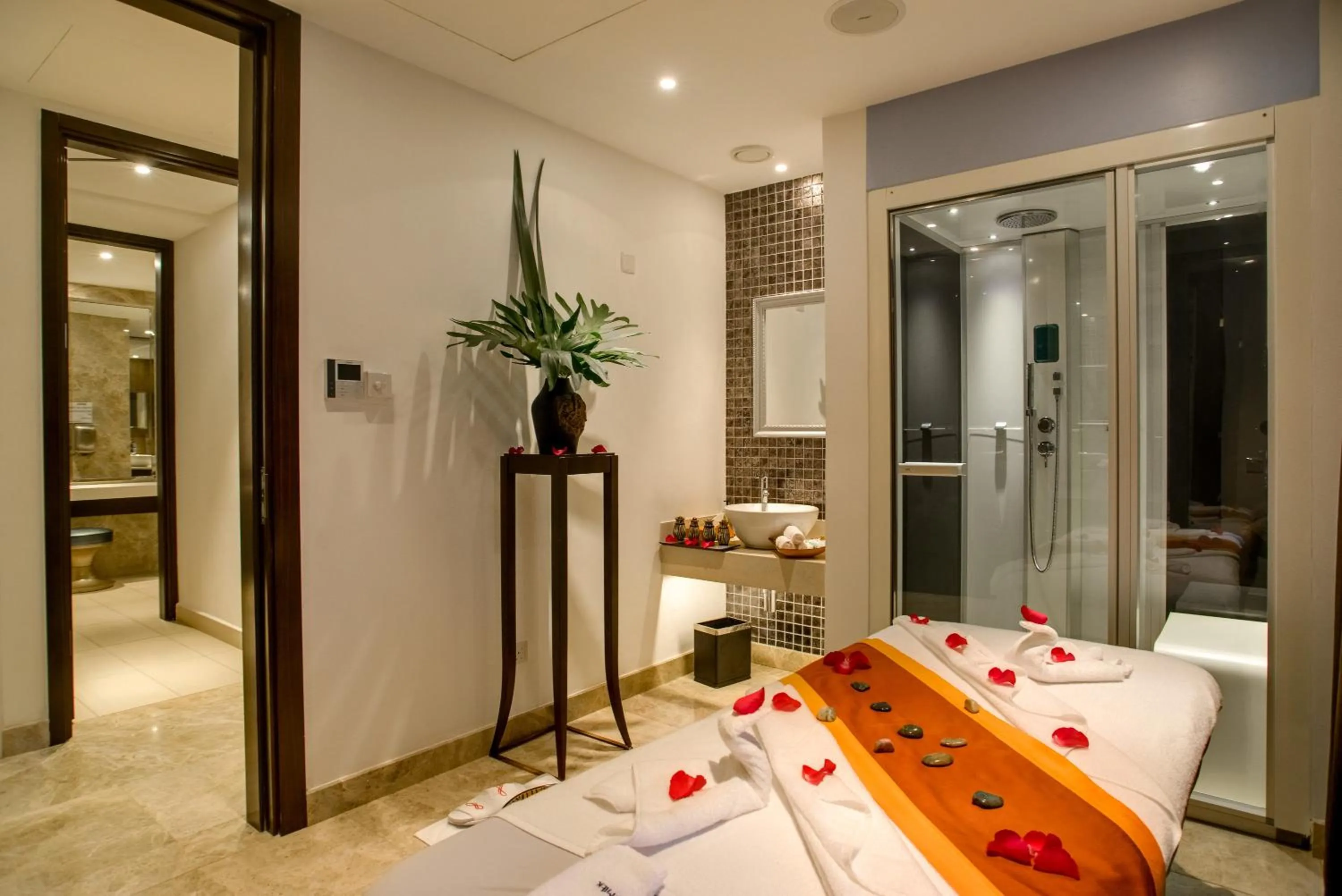 Spa and wellness centre/facilities in Crowne Plaza Nairobi Airport by IHG