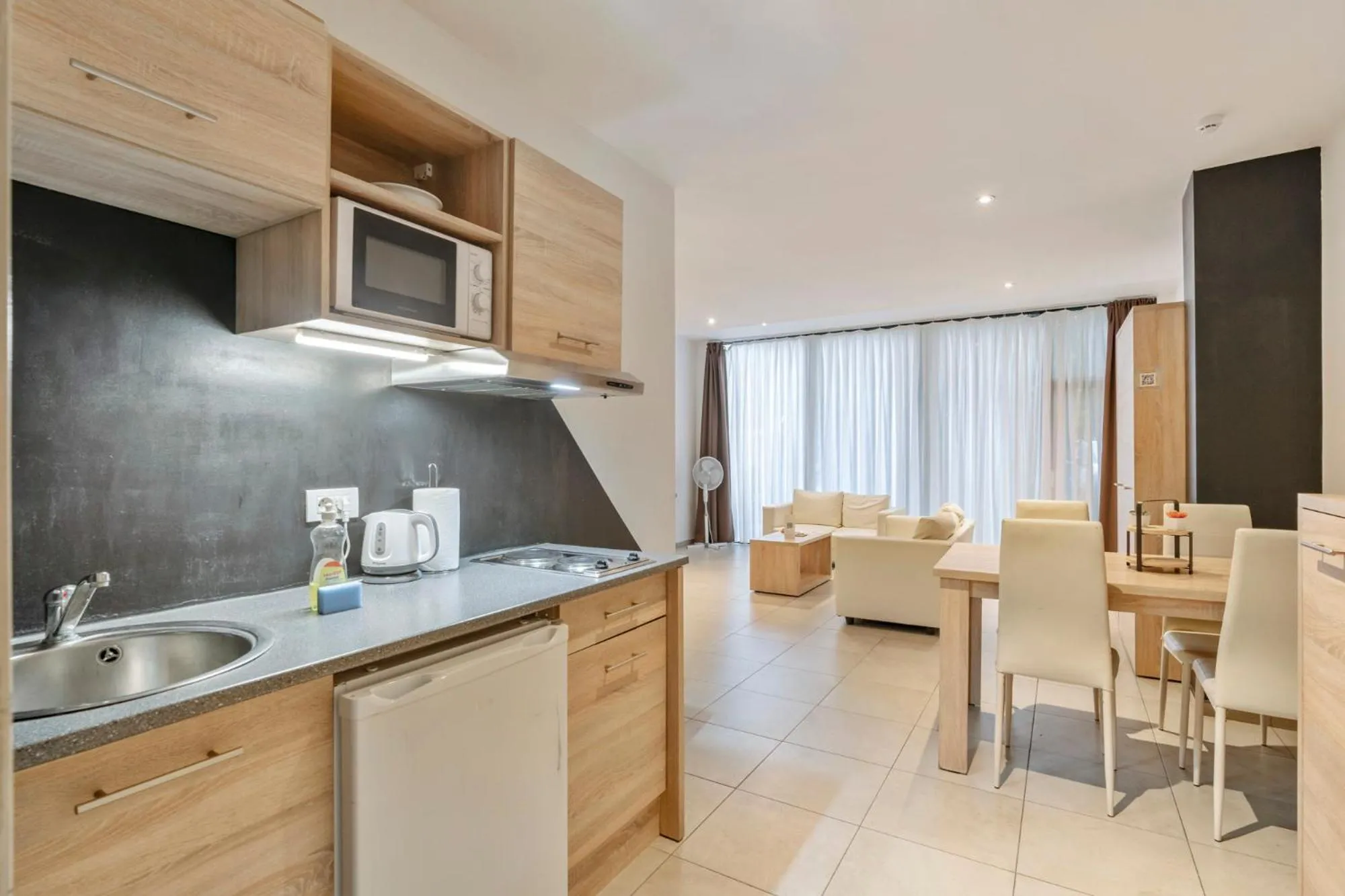 Kitchen or kitchenette in Ambassador Suites Leuven