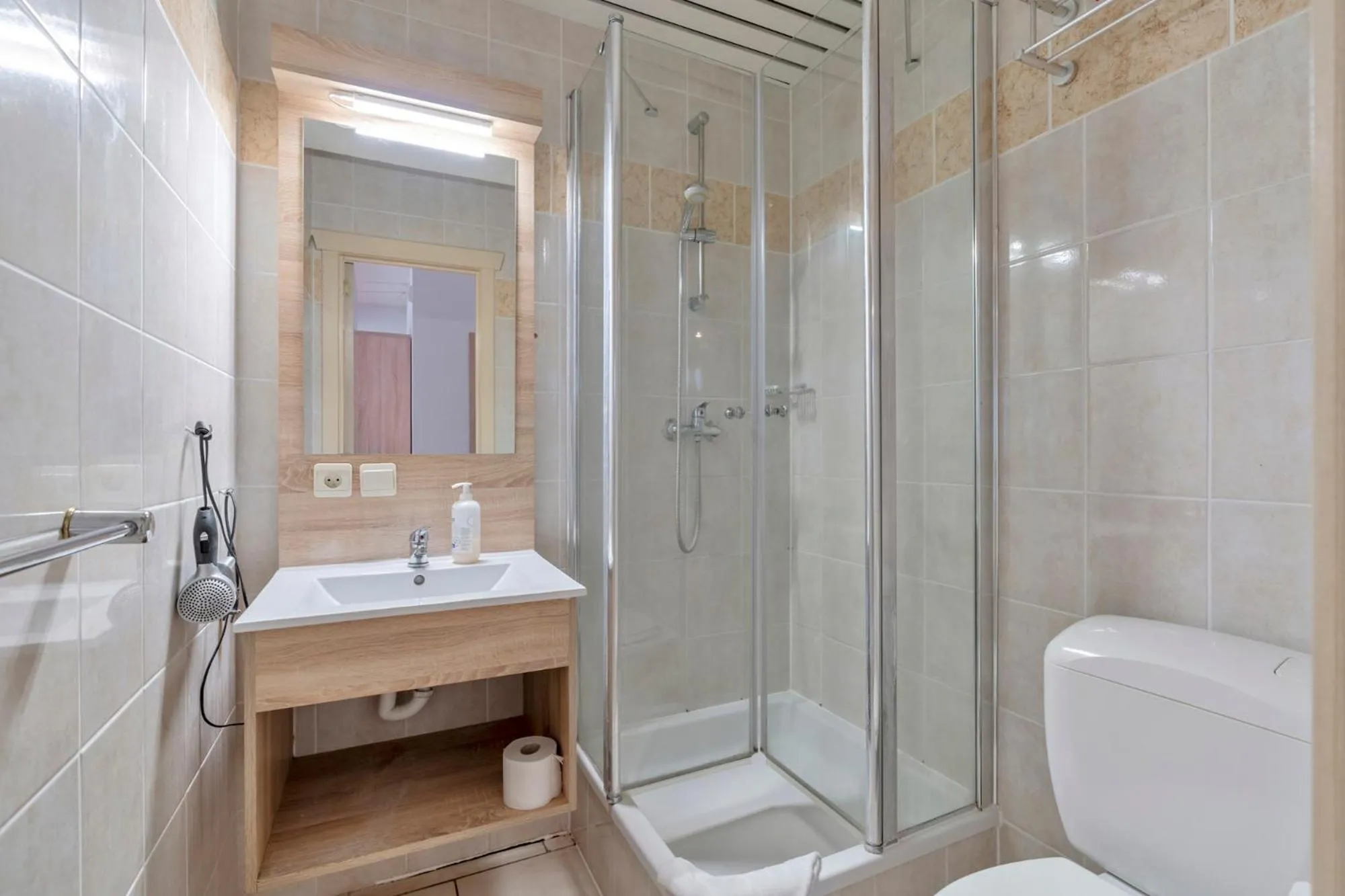 Toilet in Ambassador Suites Leuven