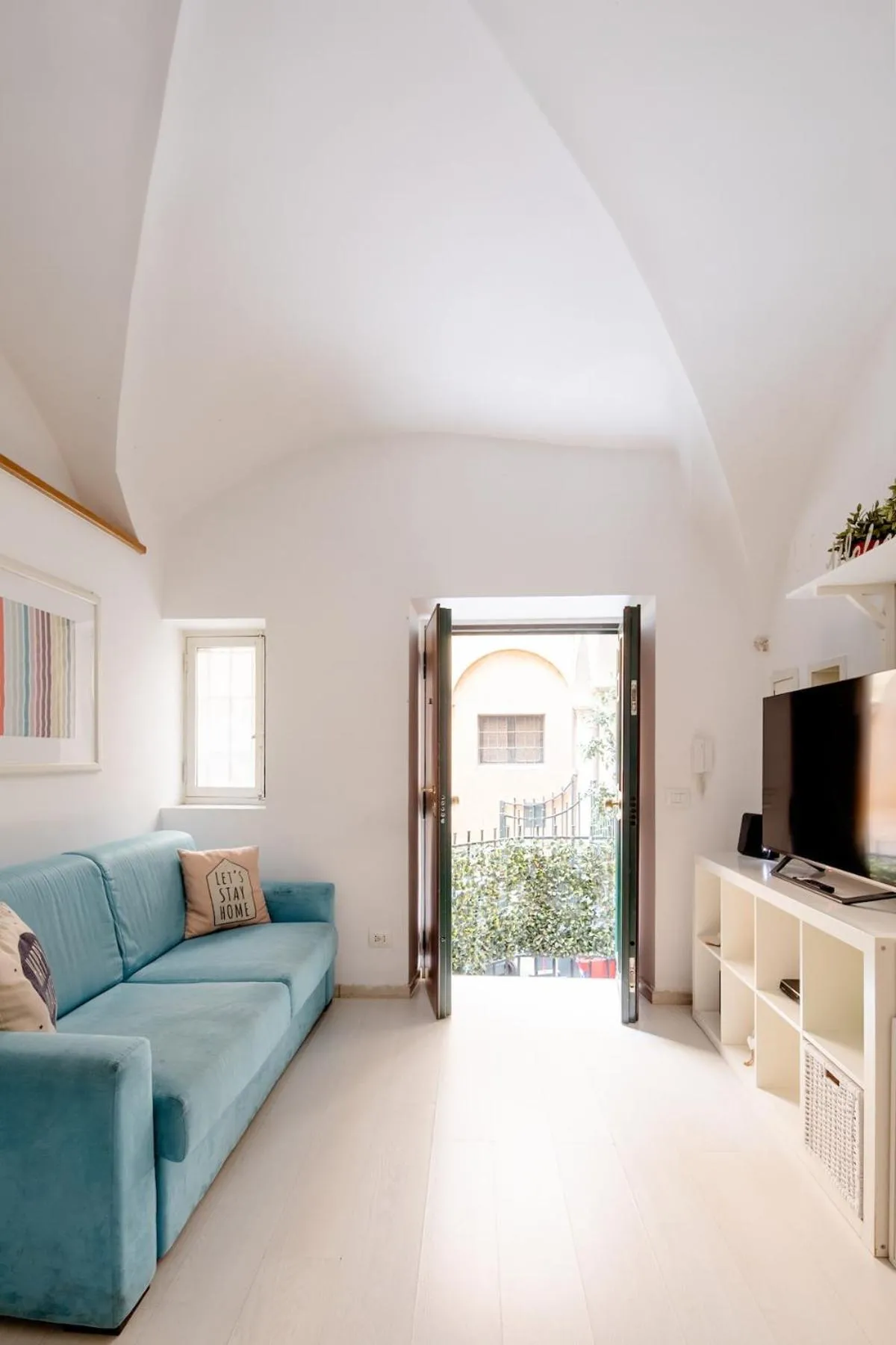 Coronari stylish apartment