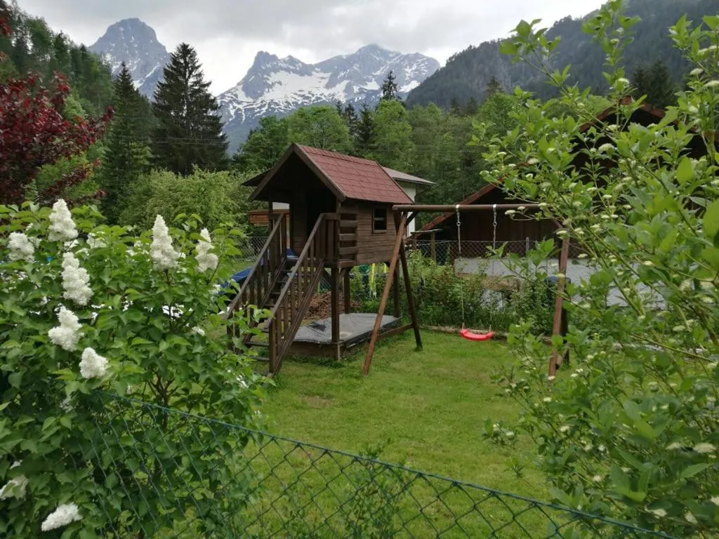 Garden in Holzhaus in Hinterstoder