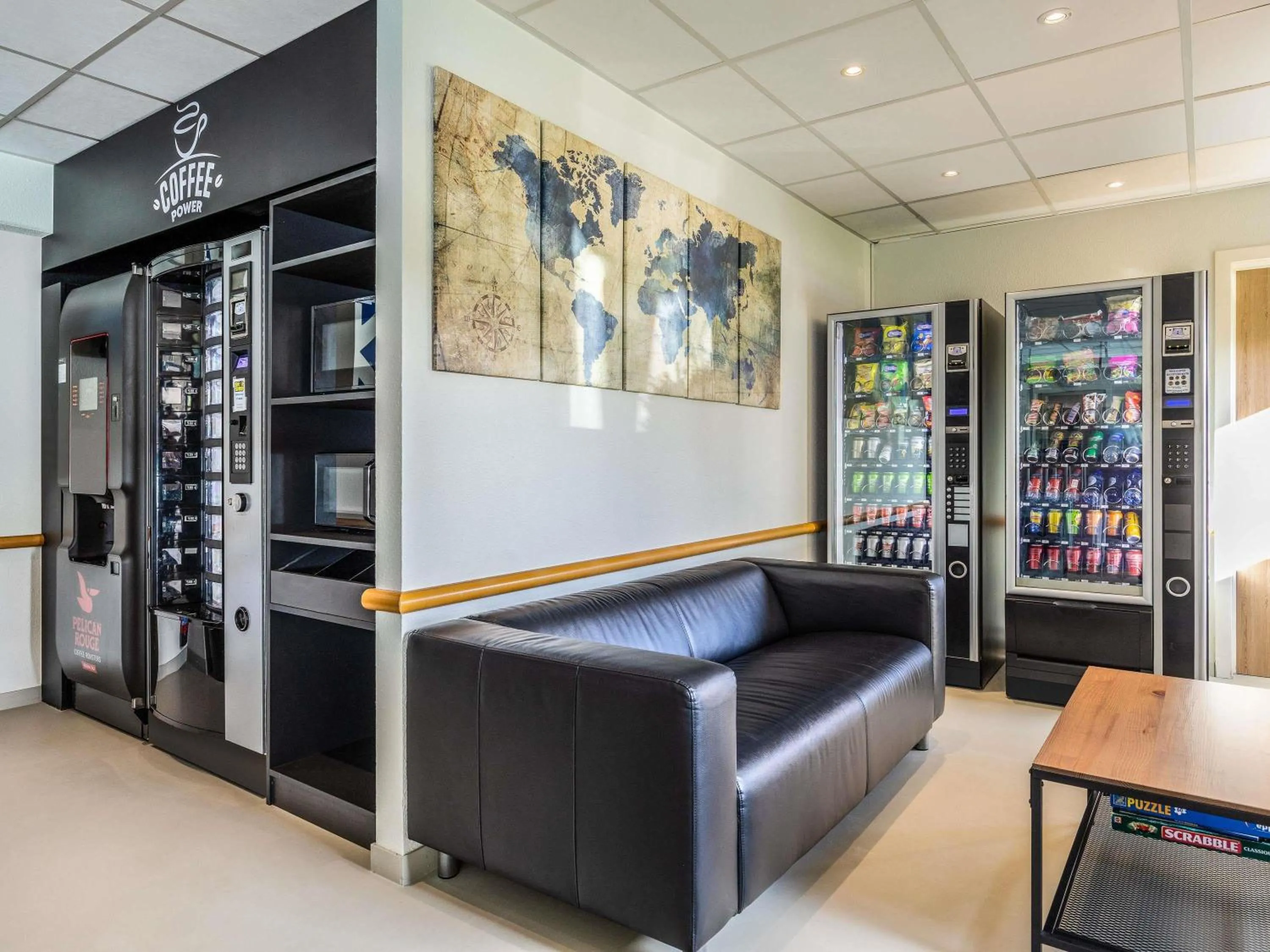 Bedroom in ibis Budget Charleroi Airport