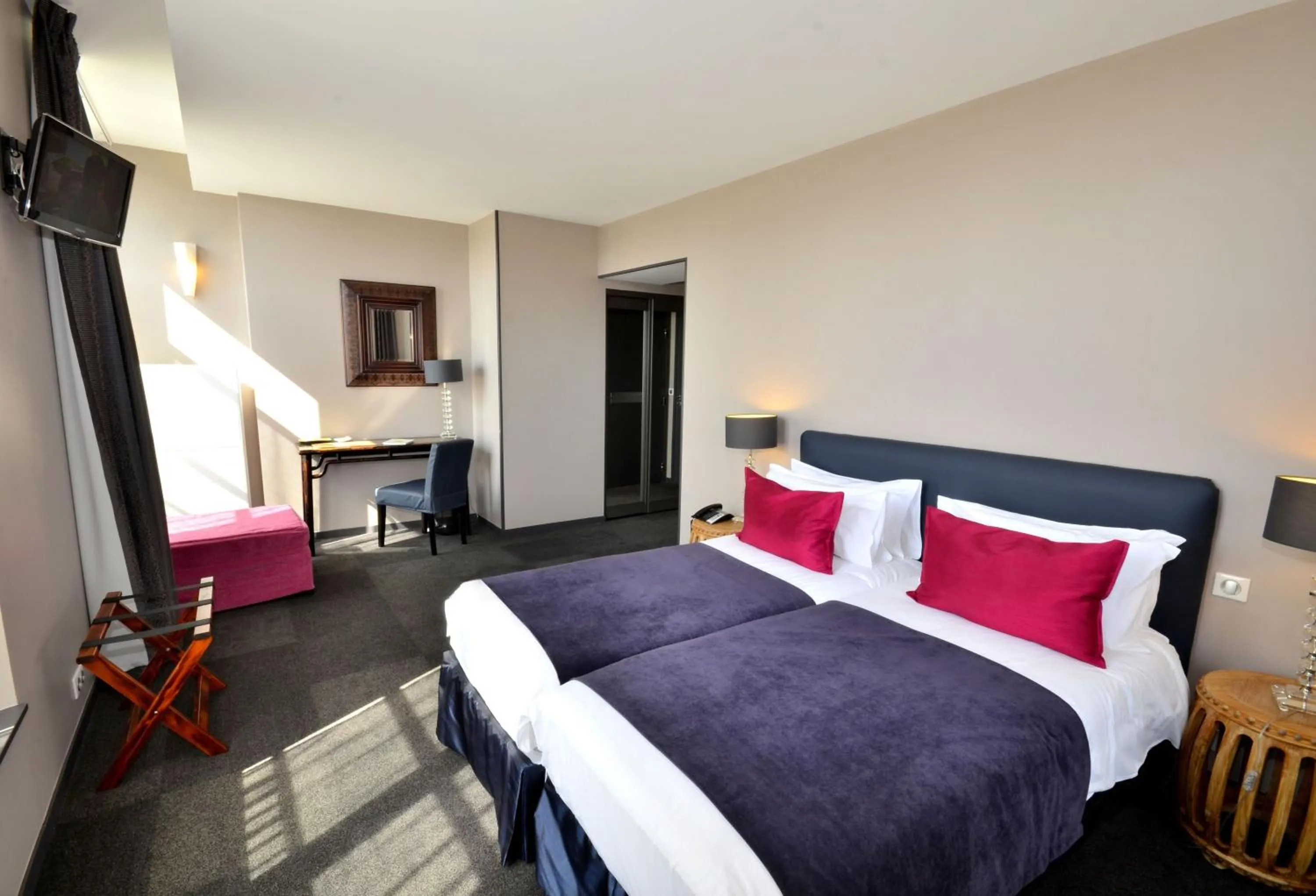 Bedroom in AUBERGE DU CHÂTEAU BLEU