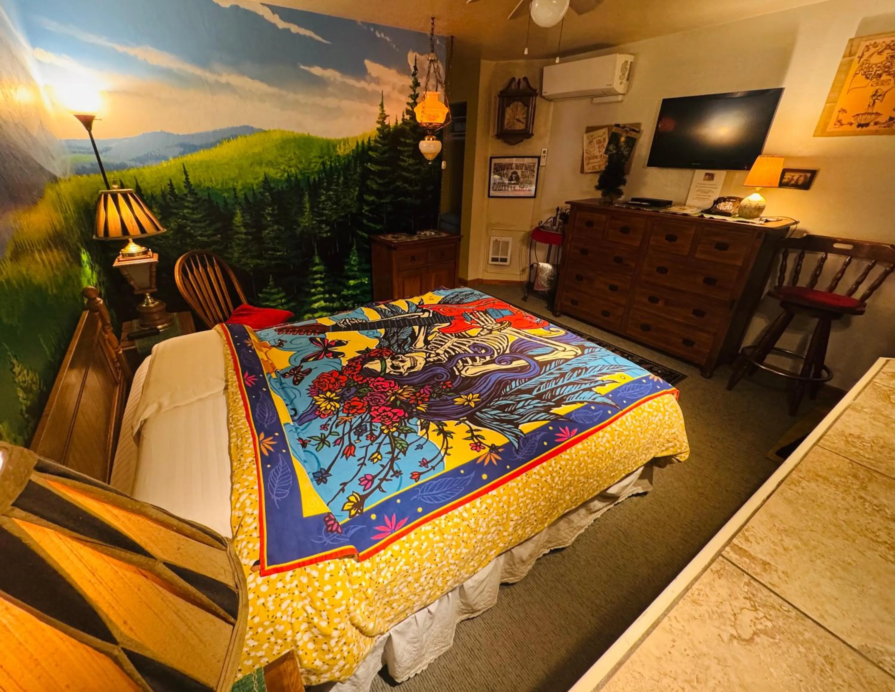 Bed in Itty Bitty Inn