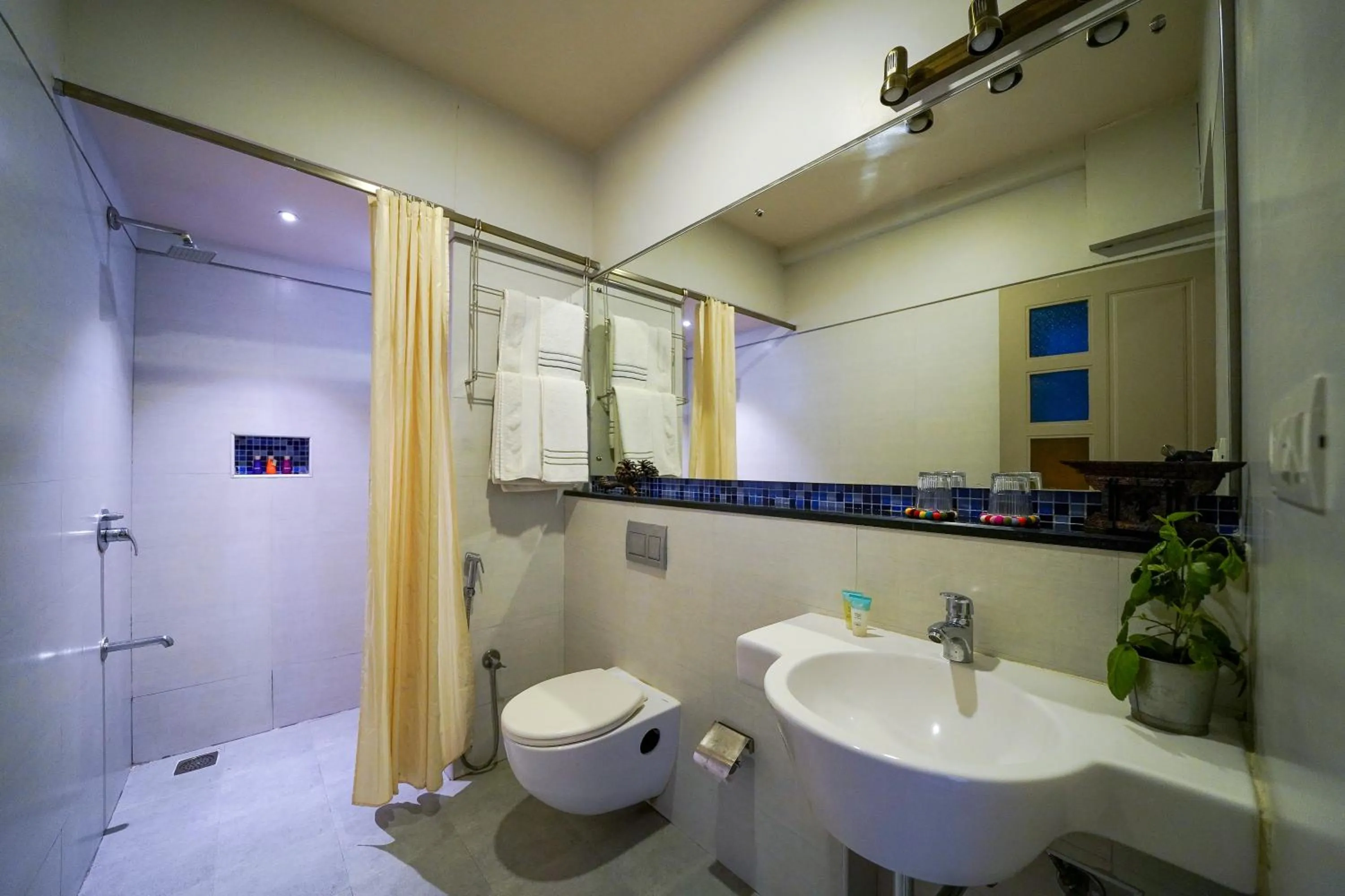 Shower in Open Hotel by Olive - Utse Suites