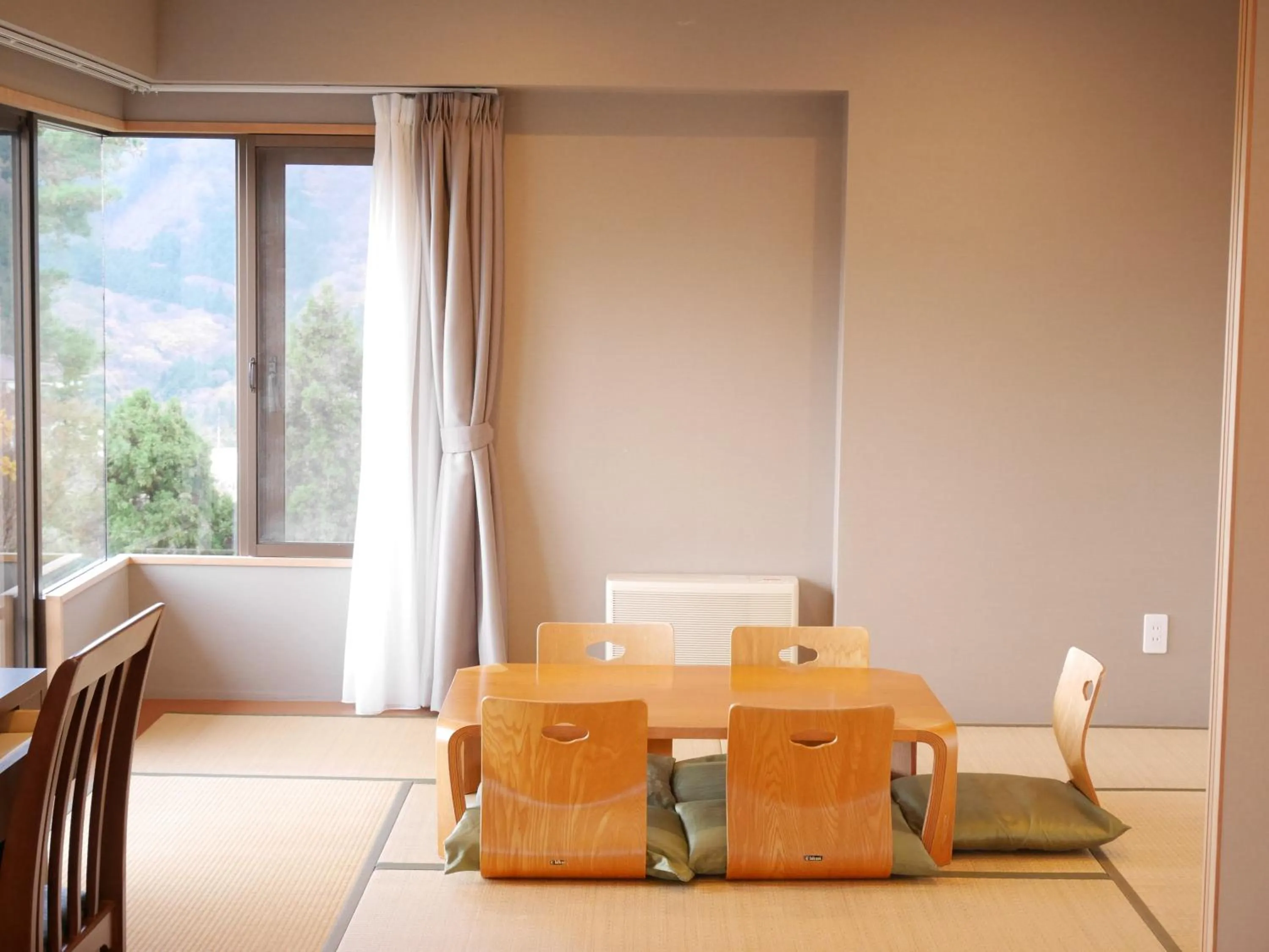 Photo of the whole room, Dining Area in Wisterian Life Club Verde no Mori