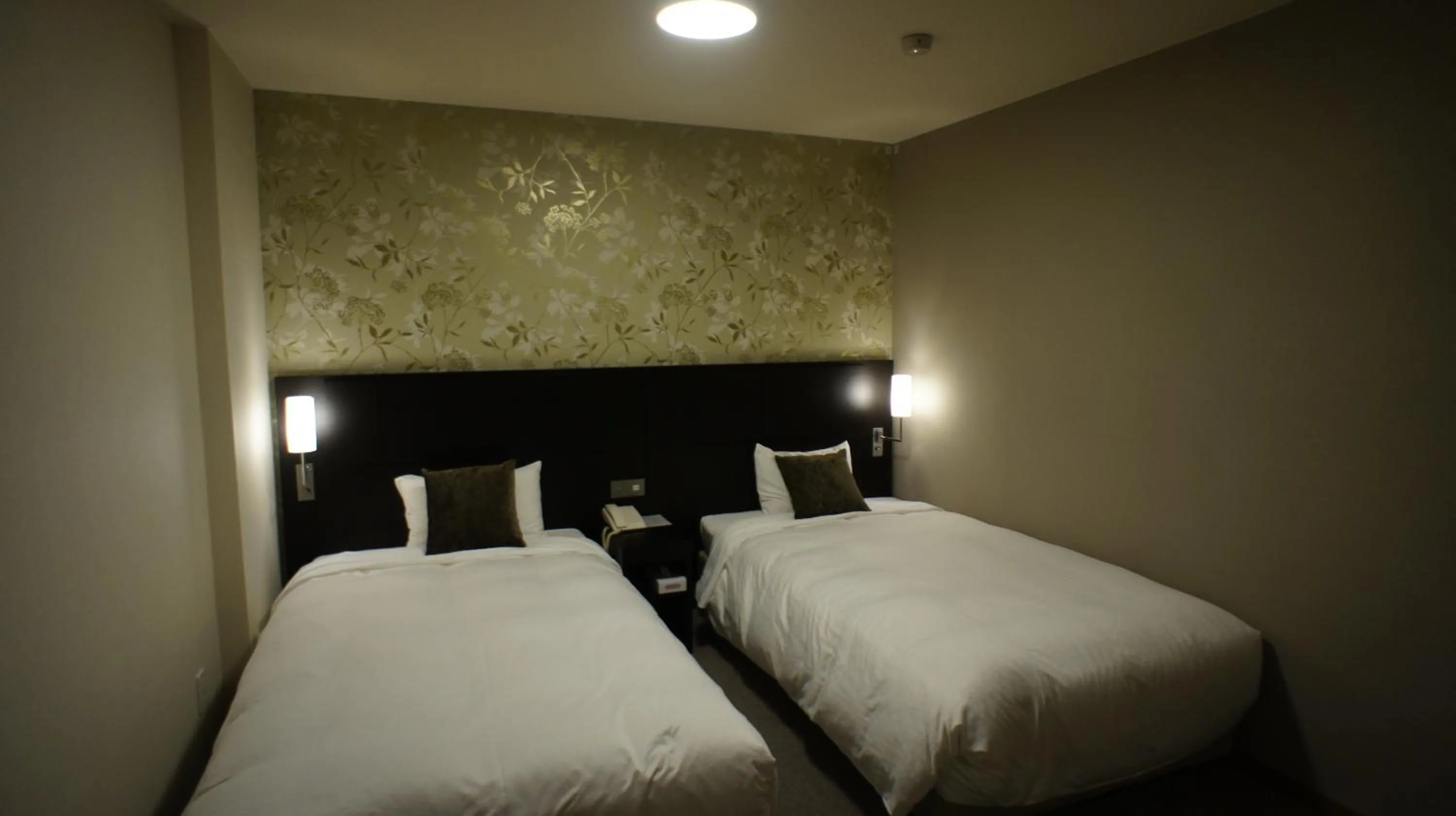 Photo of the whole room, Bed in Wisterian Life Club Verde no Mori