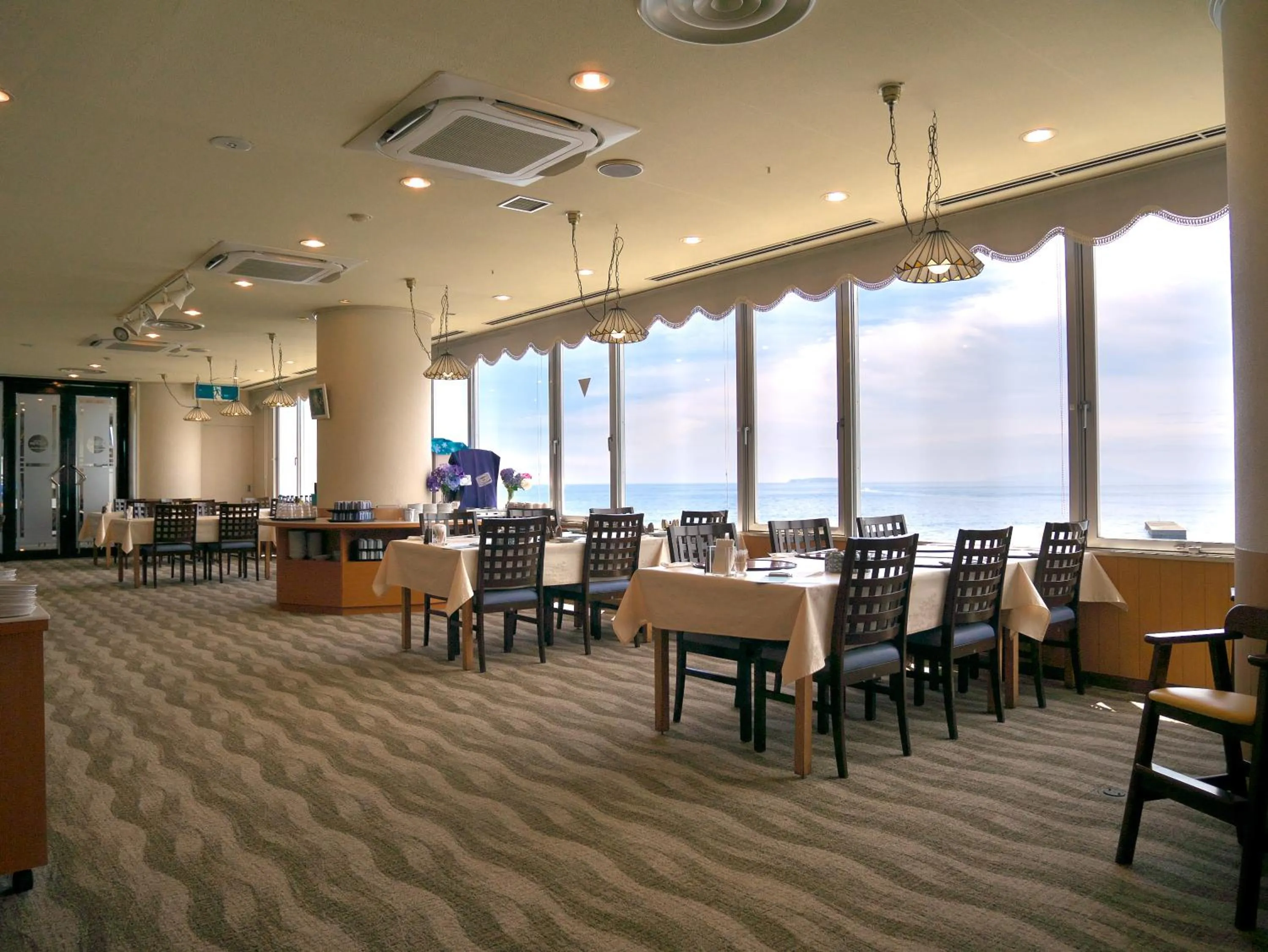 Restaurant/places to eat in Wisterian Life Club Atami